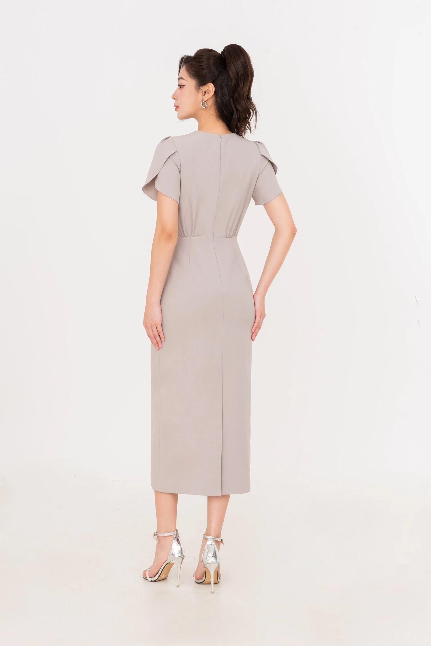 Chic Pleated Dress - Đầm ôm Tuytsi