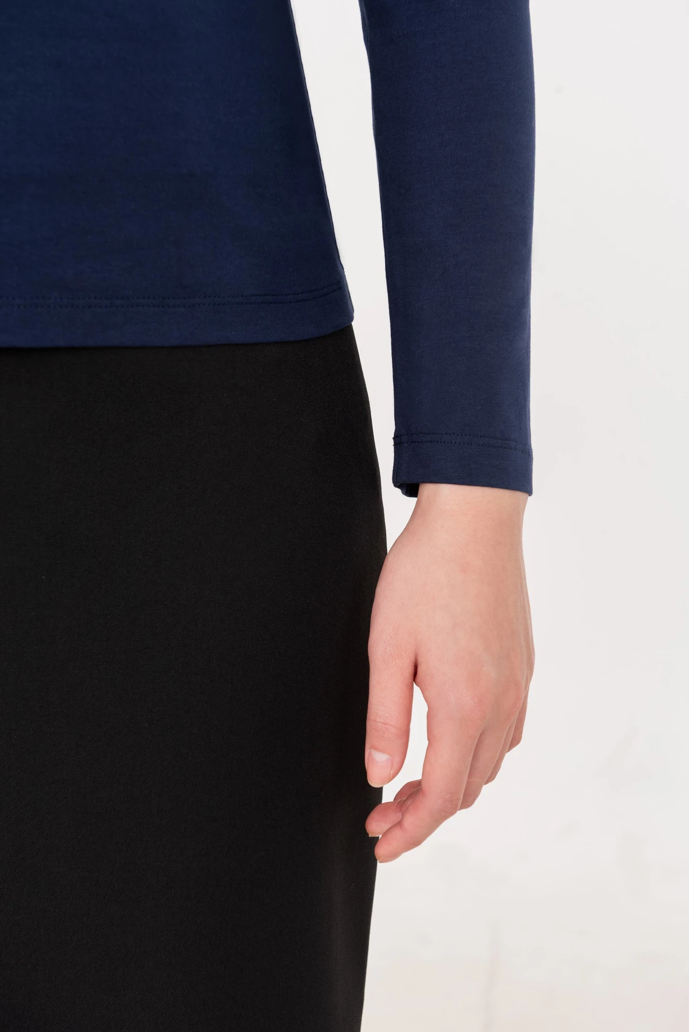 áo thun basic cổ tim
