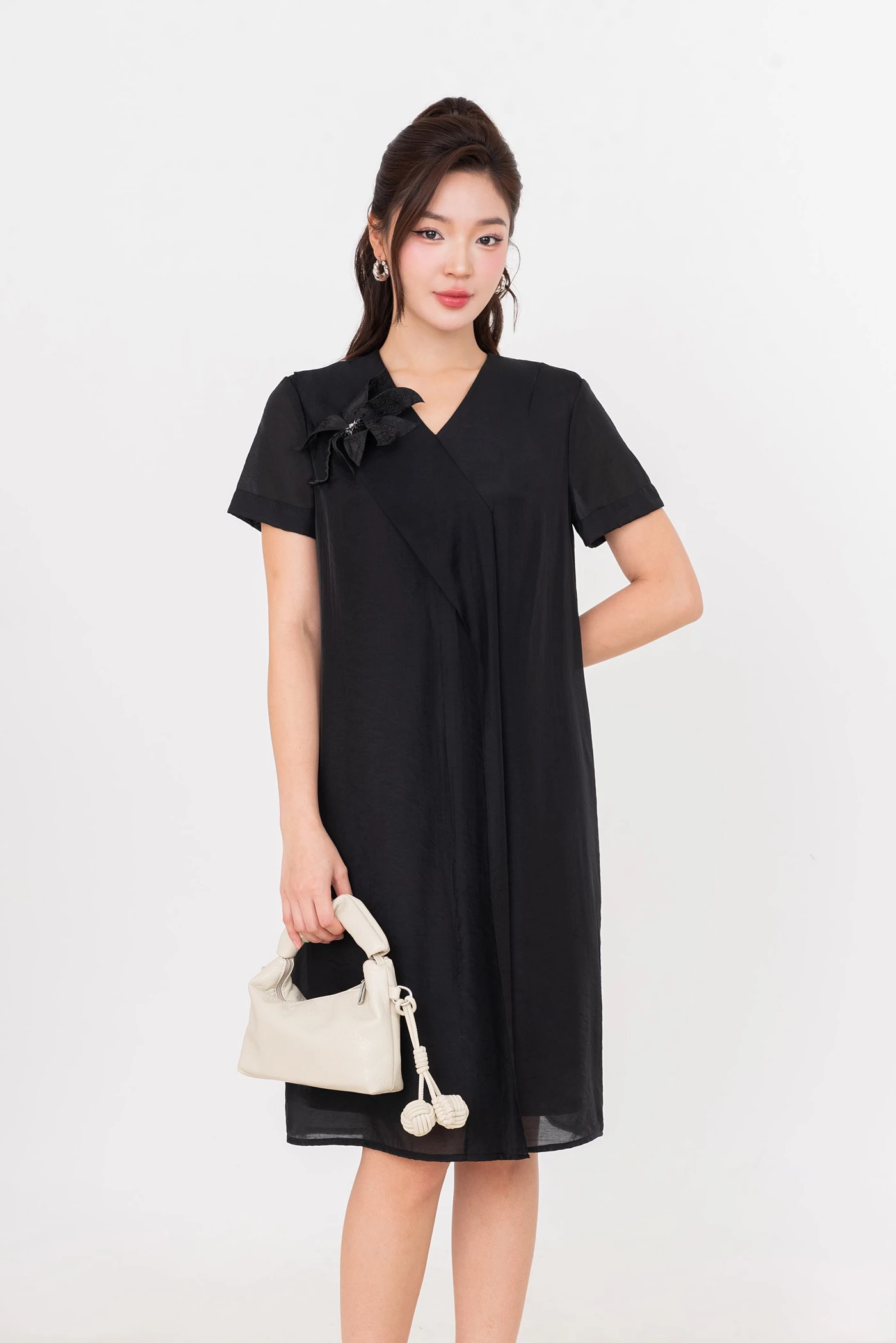 Black Silk Dress - Đầm lụa dáng suông