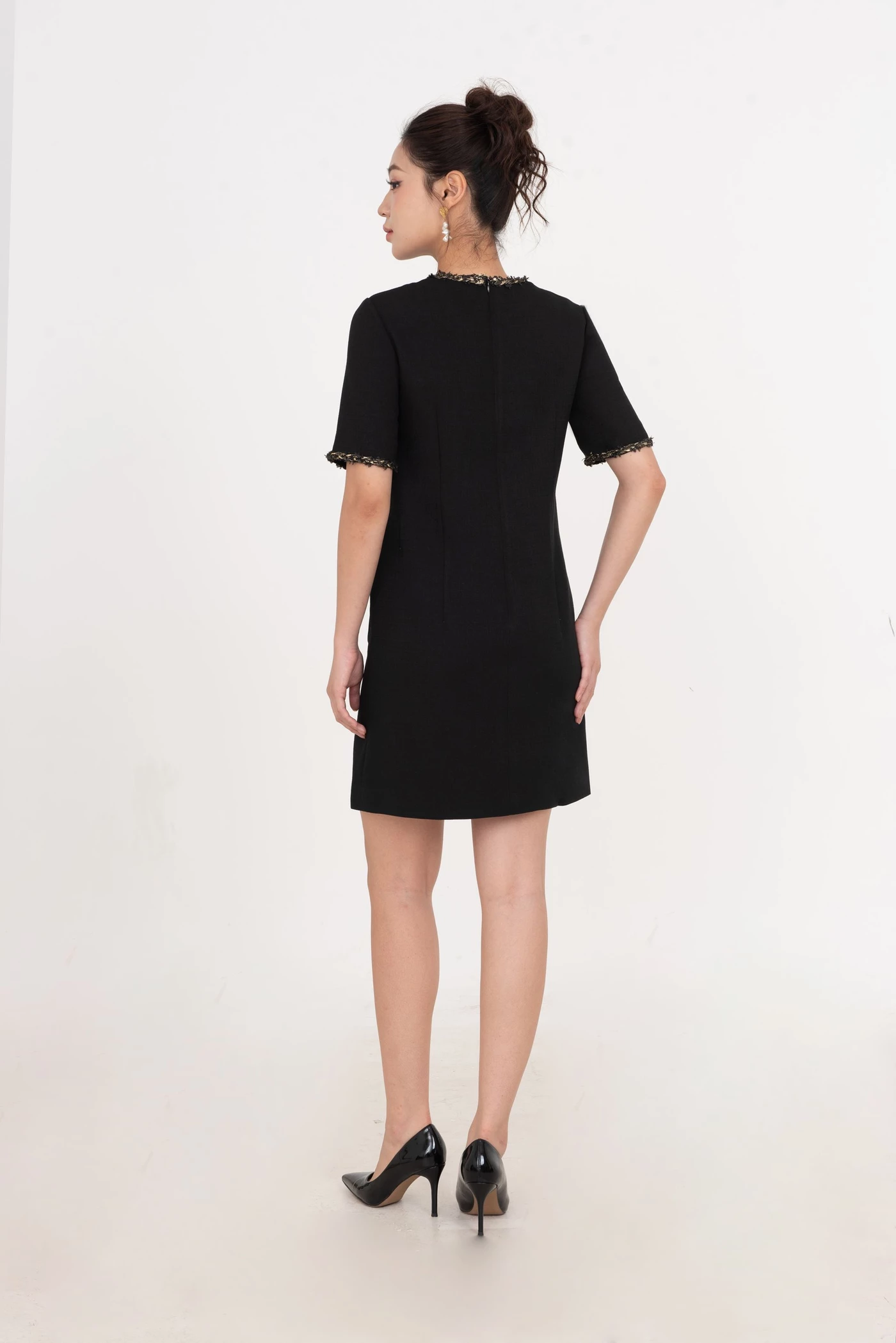 Đầm Tweed suông phối viền
