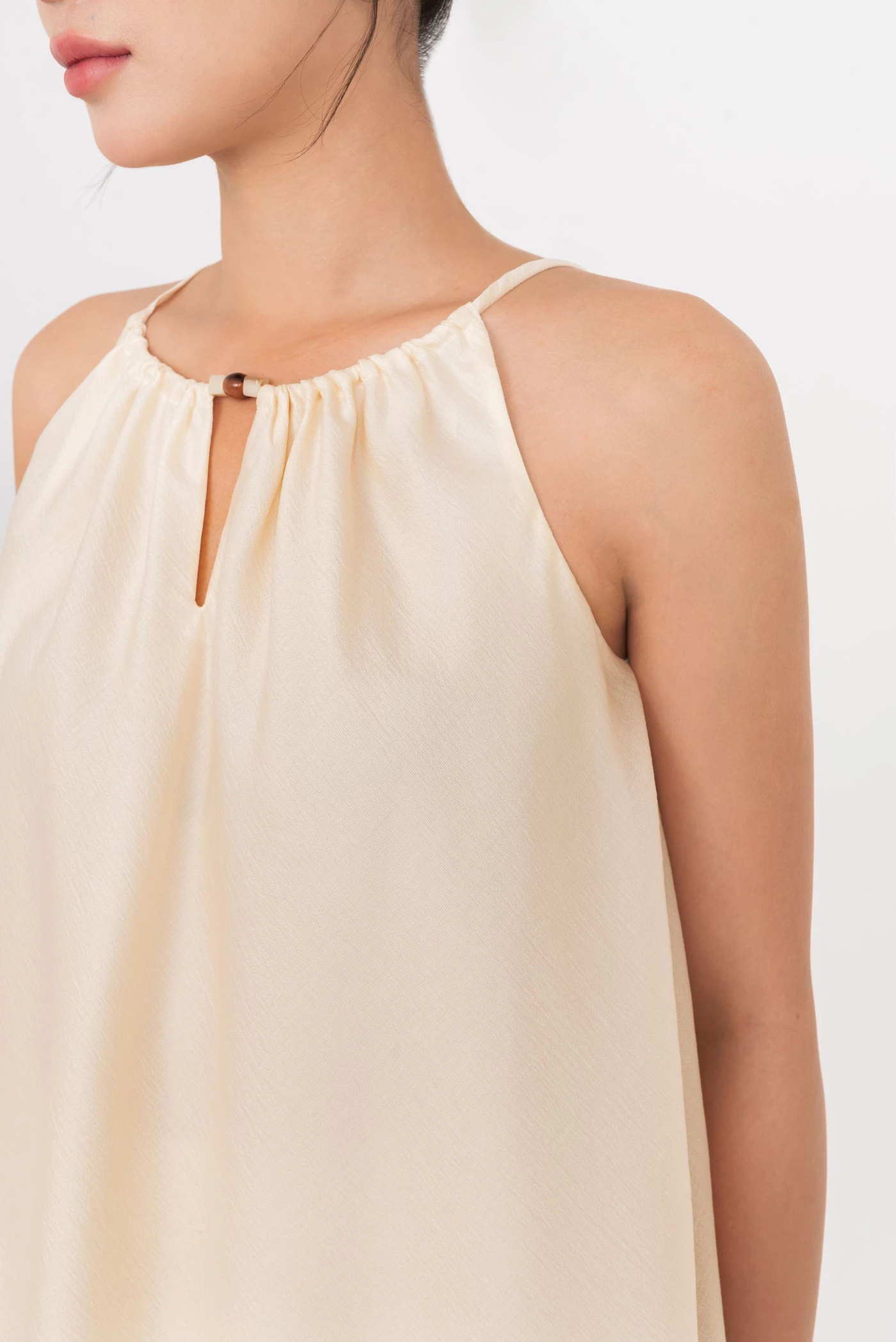 Moonlit Silk Top – Áo hai dây cổ yếm