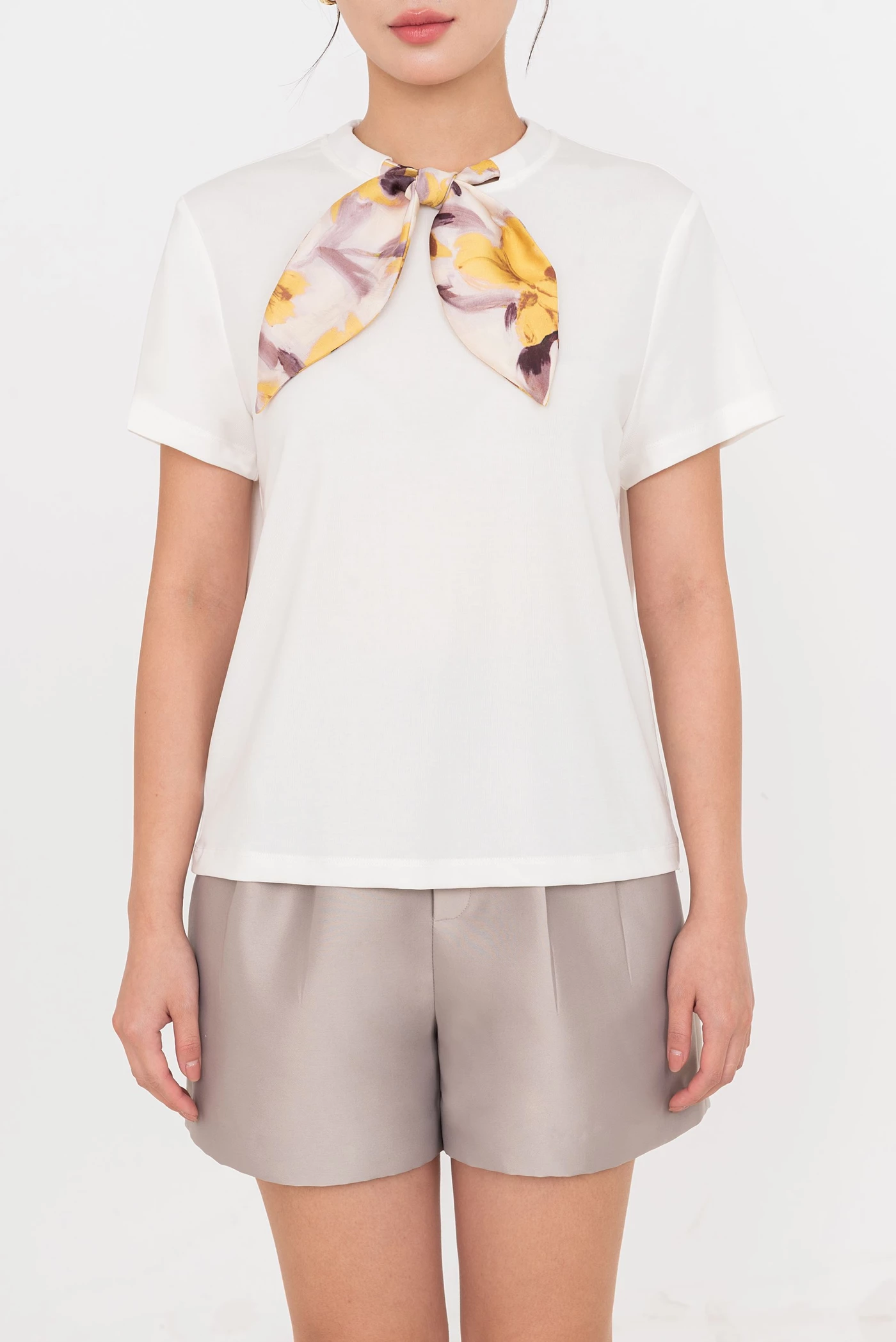 Blossom Scarf Tee – Áo thun phối khăn