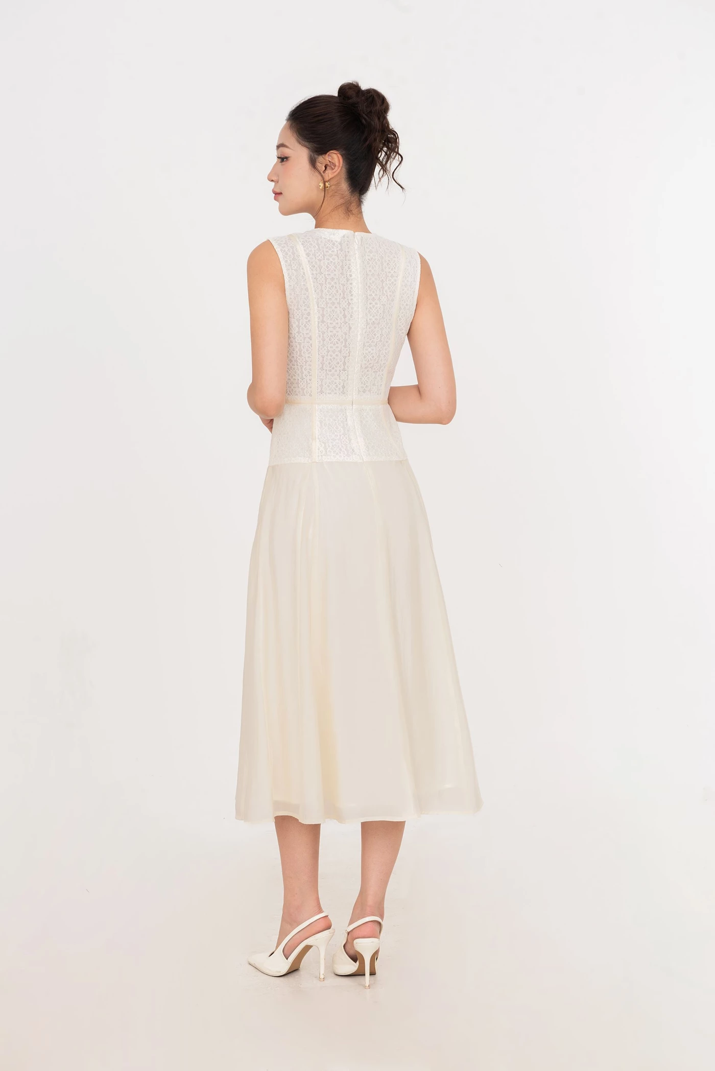 Sunbeam Lace Dress – Đầm midi không tay phối ren