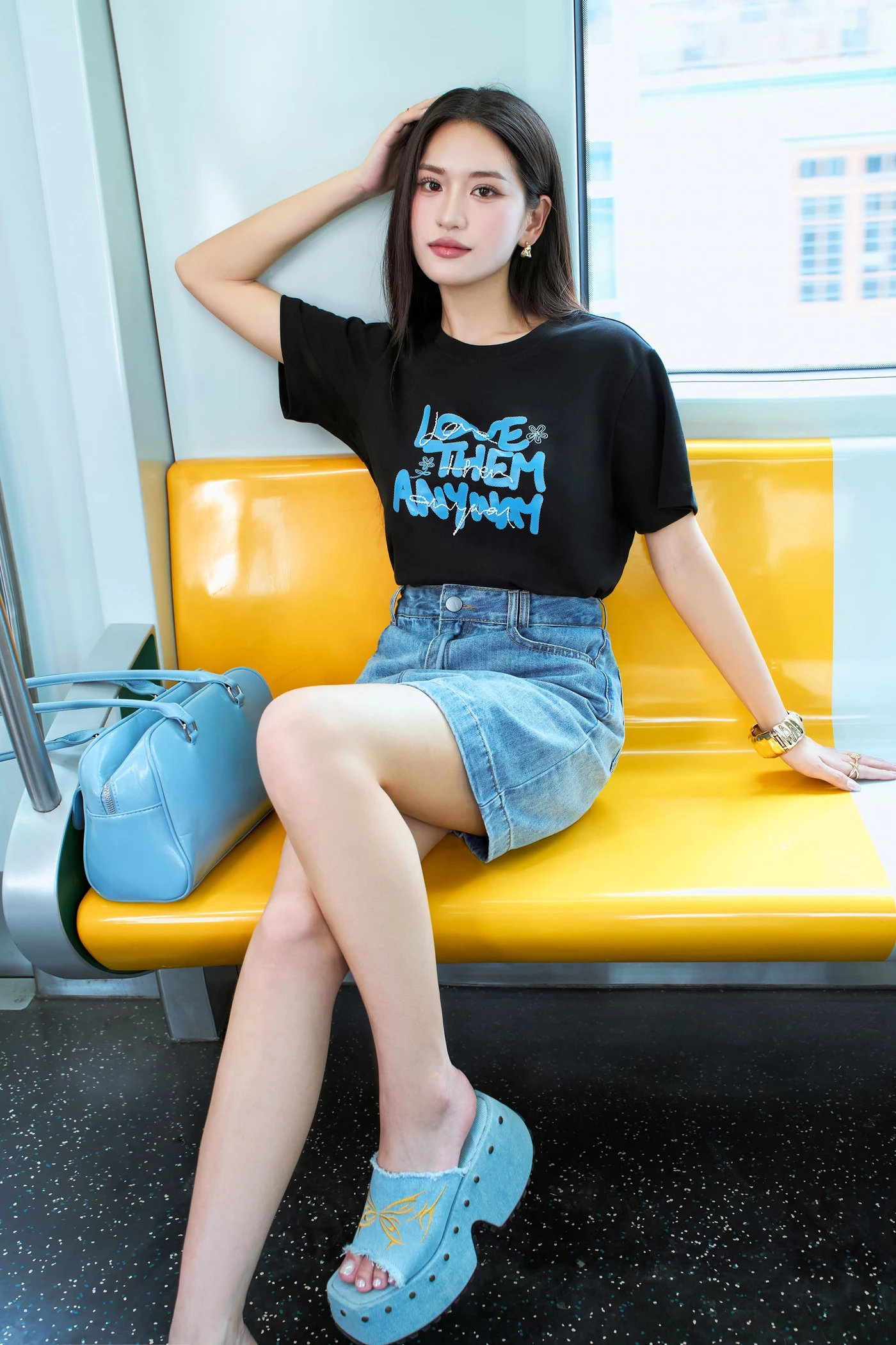 Graphic Tee - Áo thun chữ