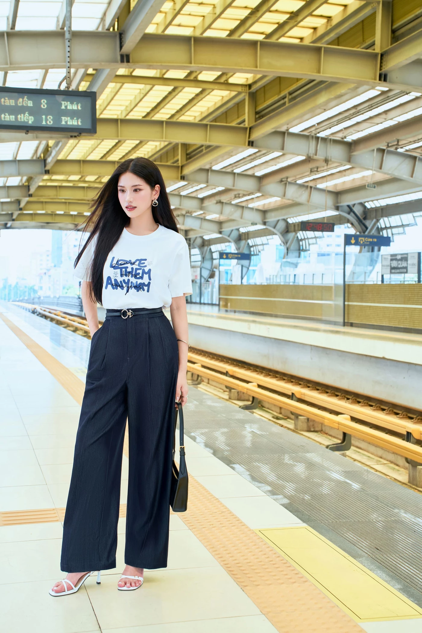Graphic Tee - Áo thun chữ