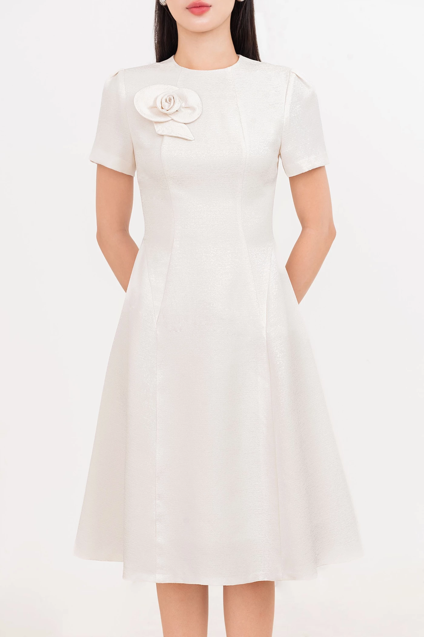 Flower Accent Dress - Đầm xòe Oganza