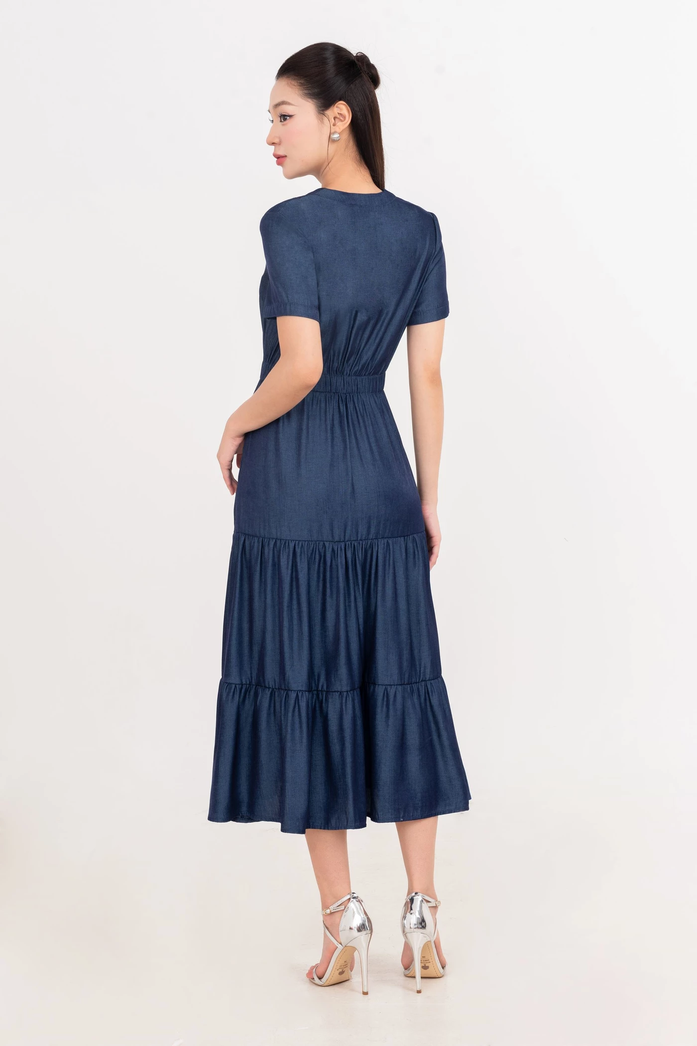 Button Down Dress – Đầm xòe xếp tầng