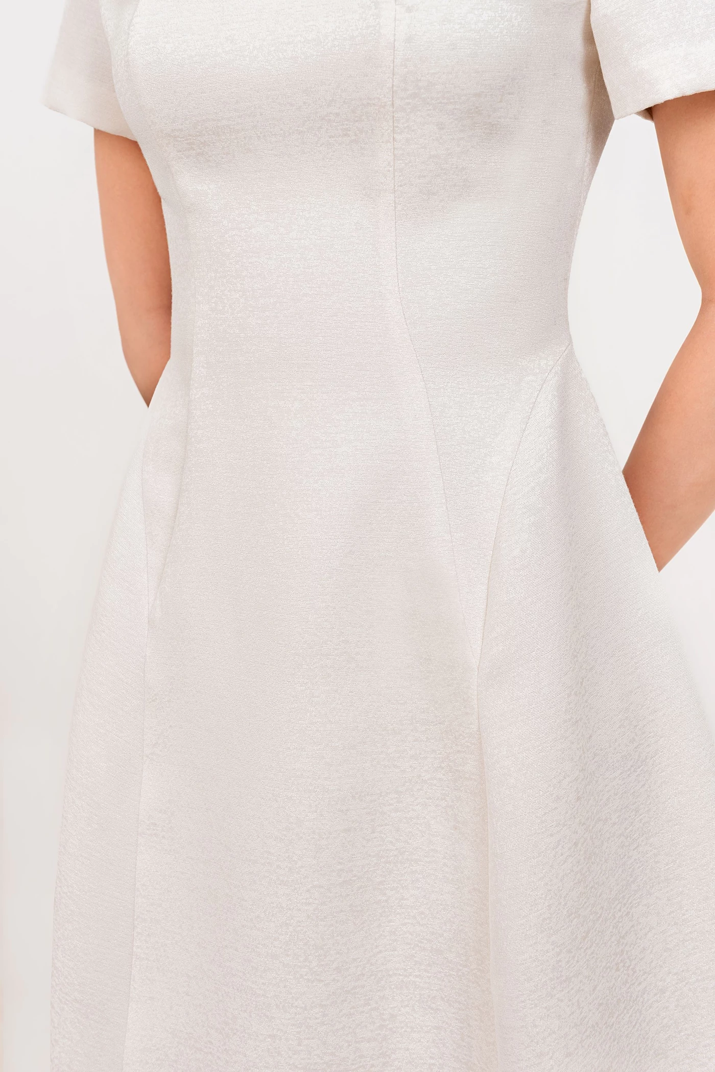 Flower Accent Dress - Đầm xòe Oganza
