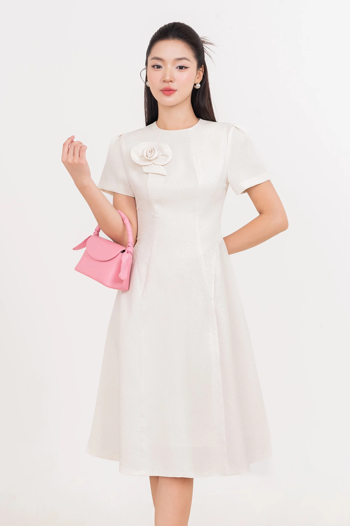 Flower Accent Dress - Đầm xòe Oganza
