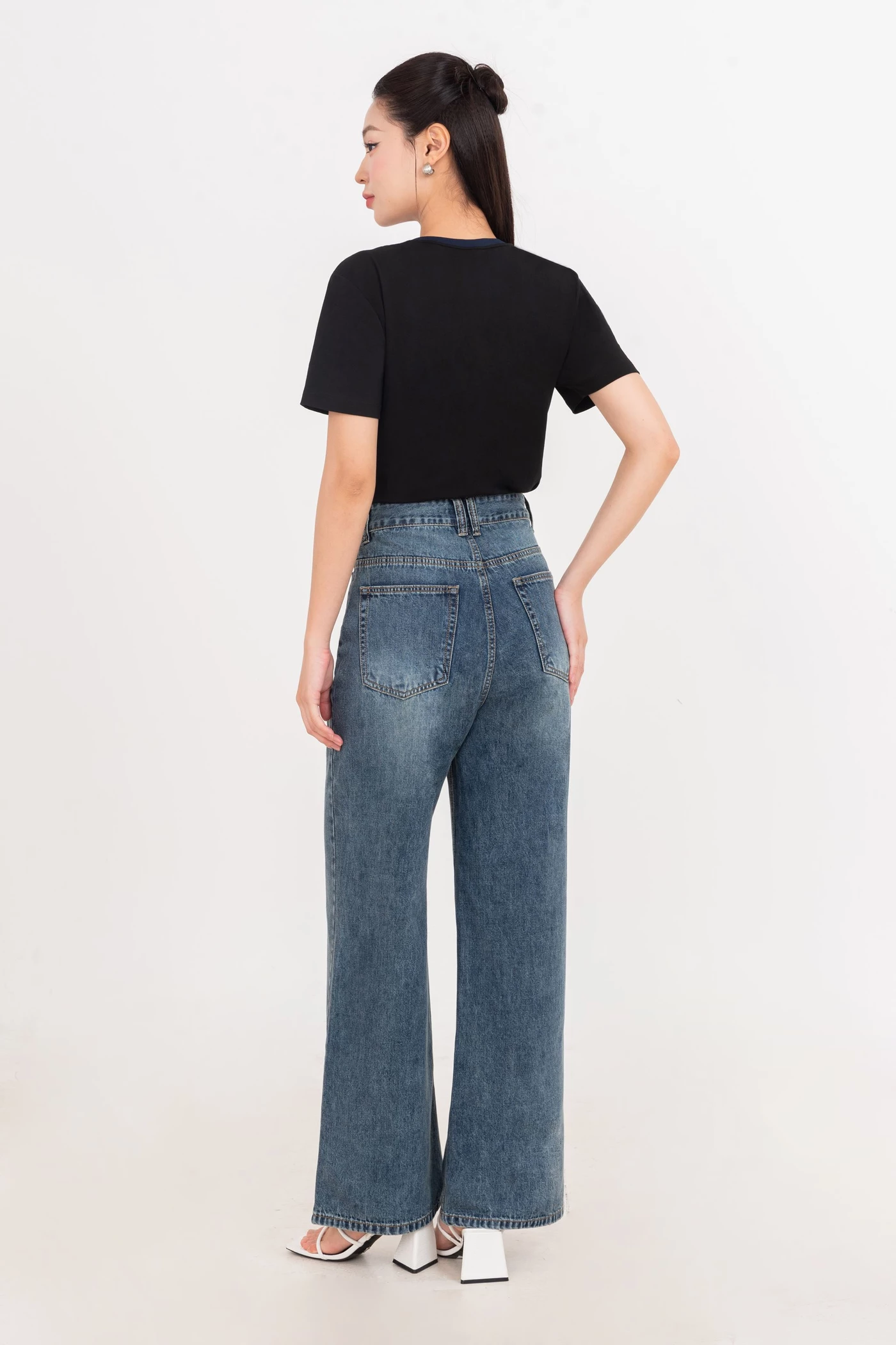 Quần jeans túi vuông