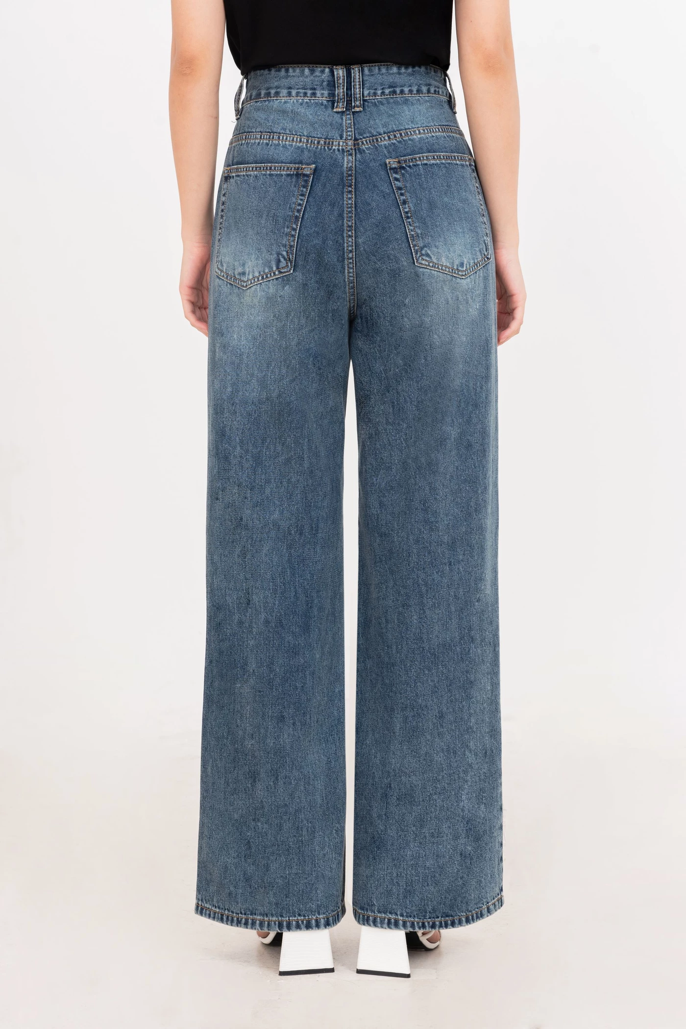 Quần jeans túi vuông