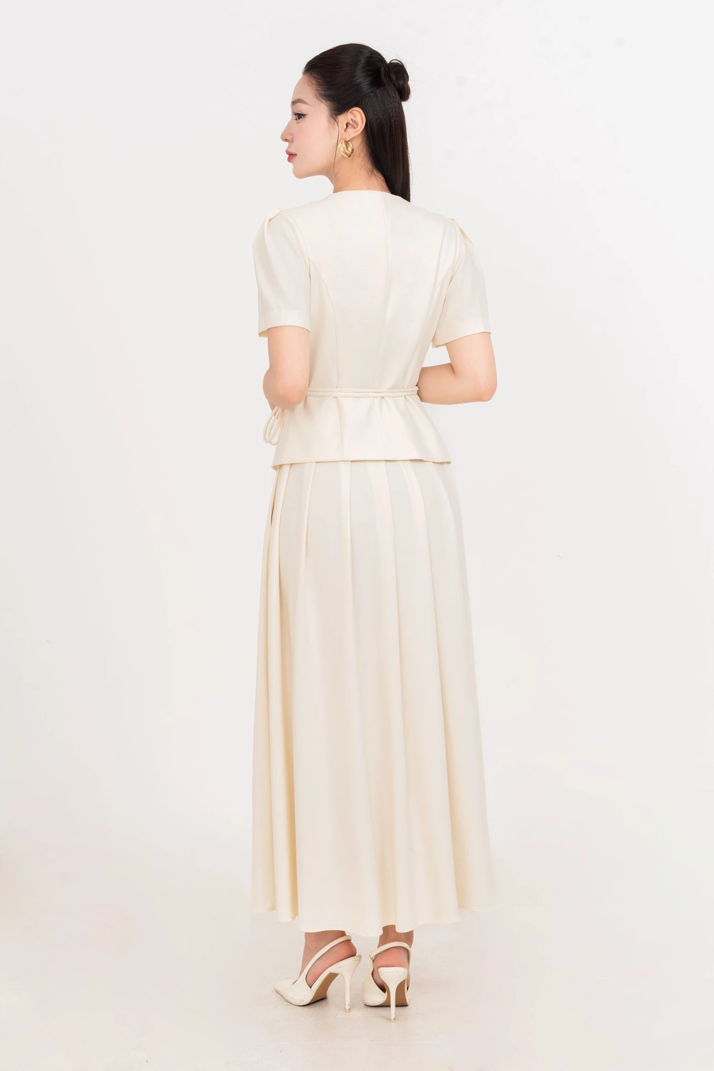 Pleated Flowy Skirt - Chân váy Tuytsi