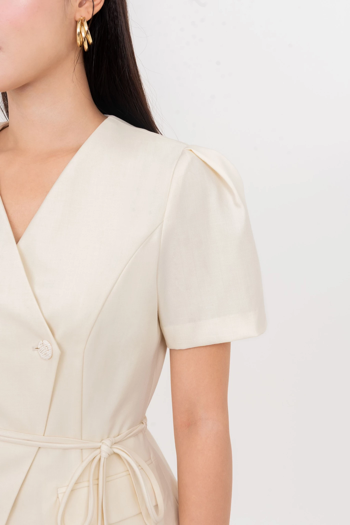 Tailored V Blouse - Áo kiểu ôm Tuytsi