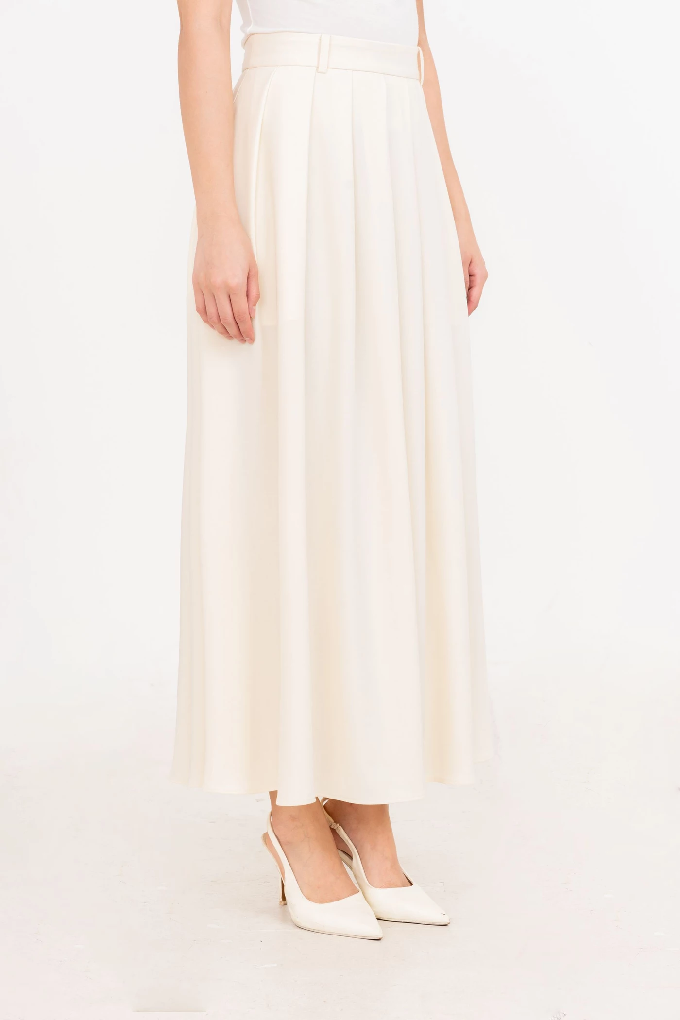 Pleated Flowy Skirt - Chân váy Tuytsi