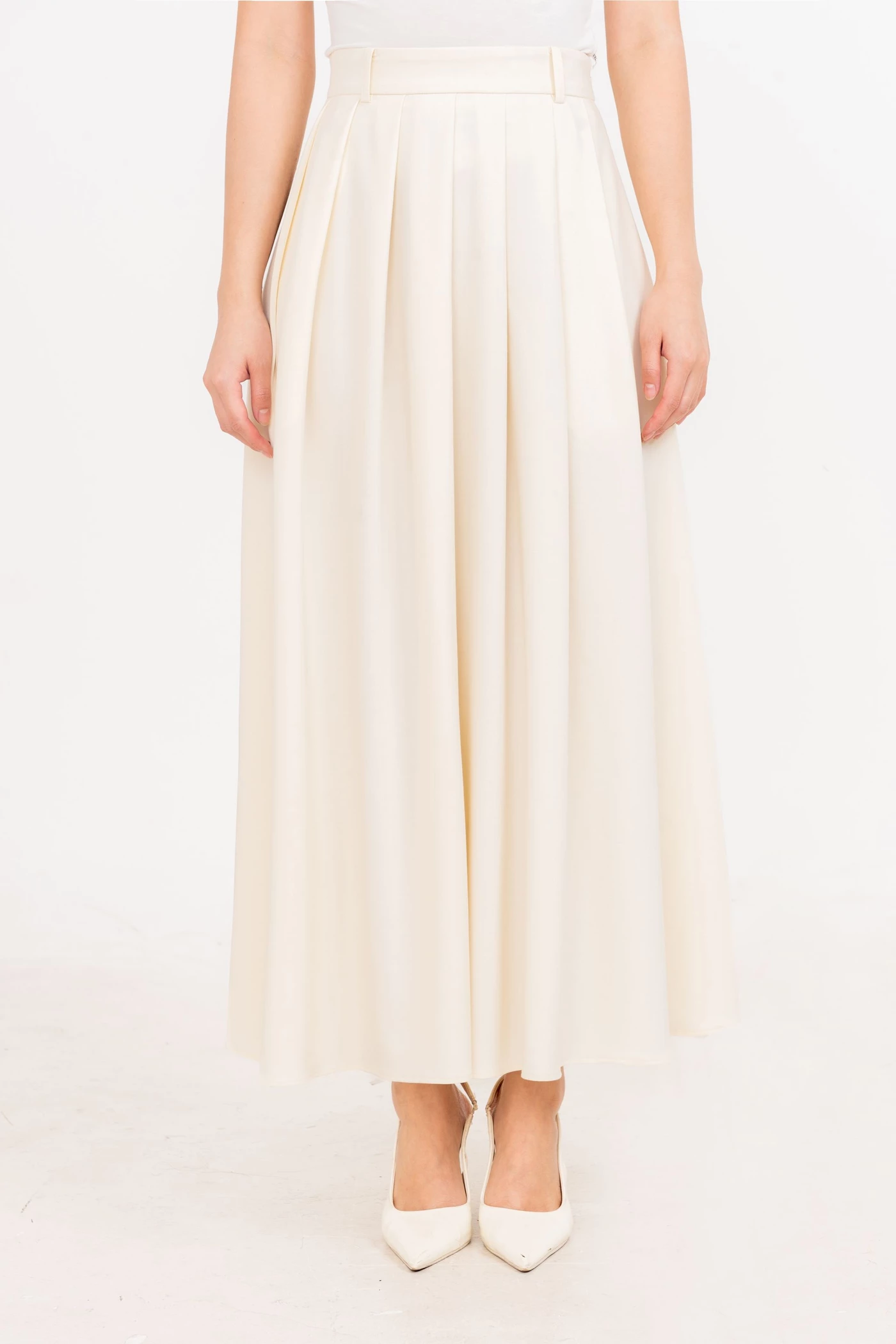 Pleated Flowy Skirt - Chân váy Tuytsi