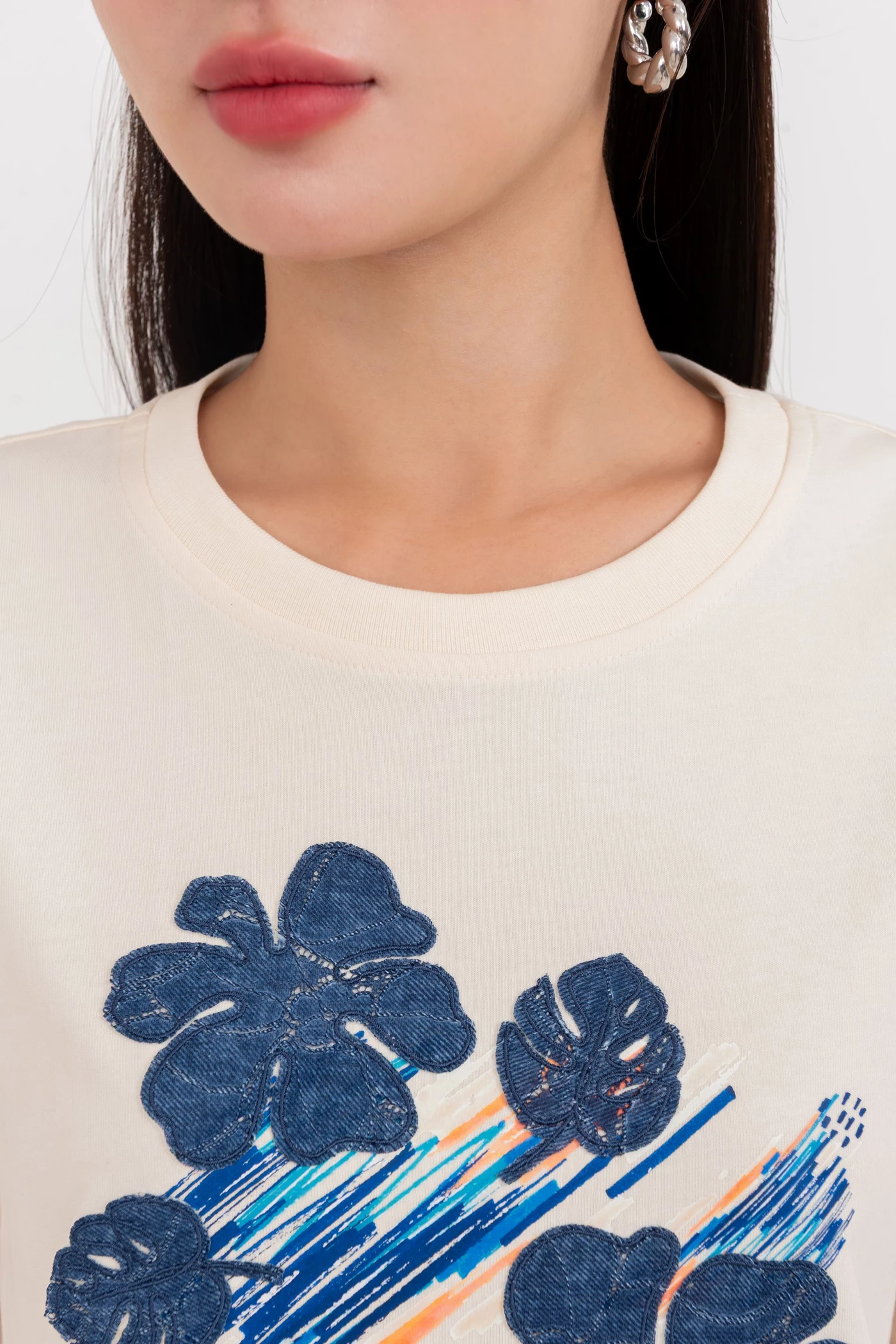 Floral Printed Tee – Áo thun họa tiết