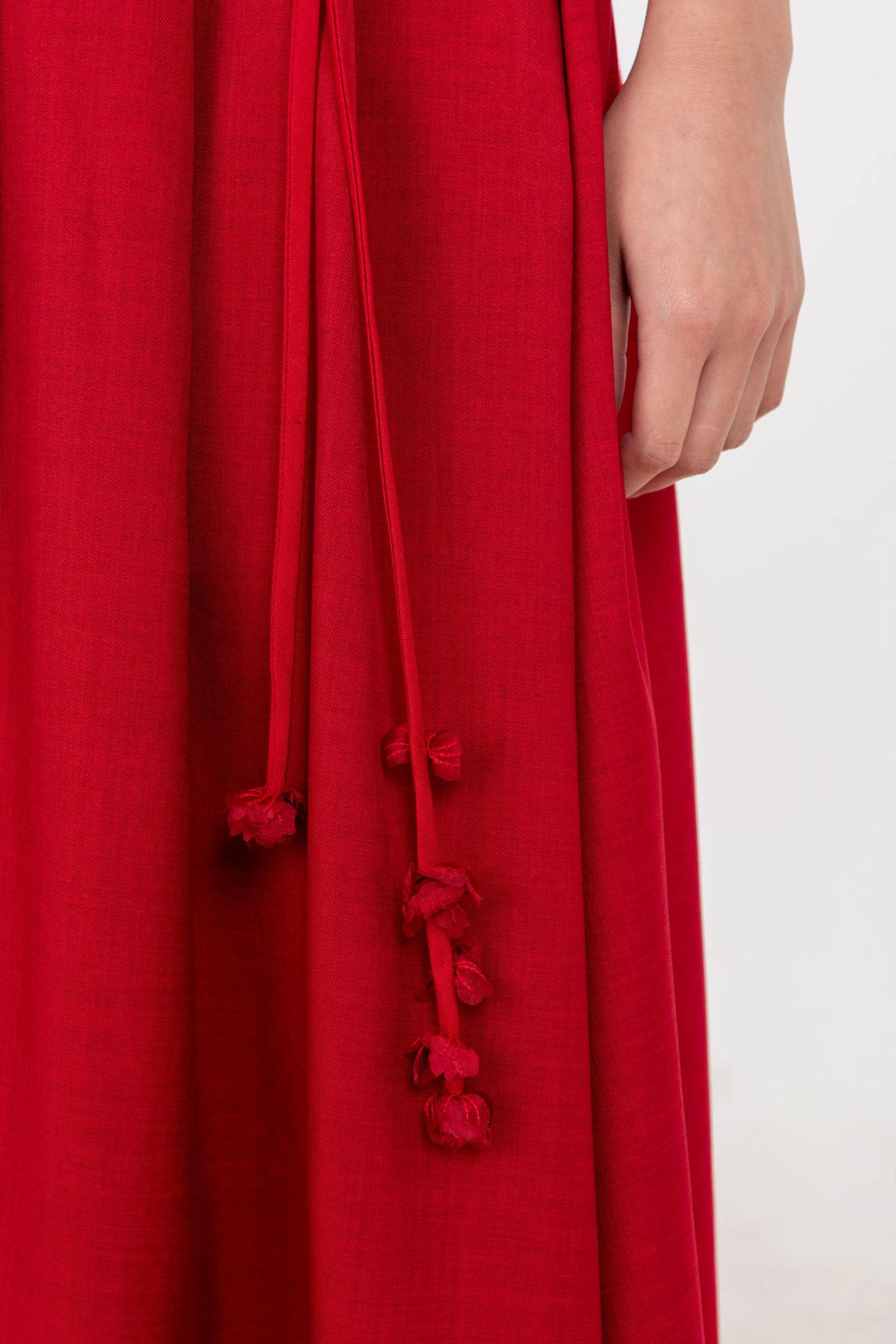 Pleated Flowy Skirt - Chân váy Tuytsi
