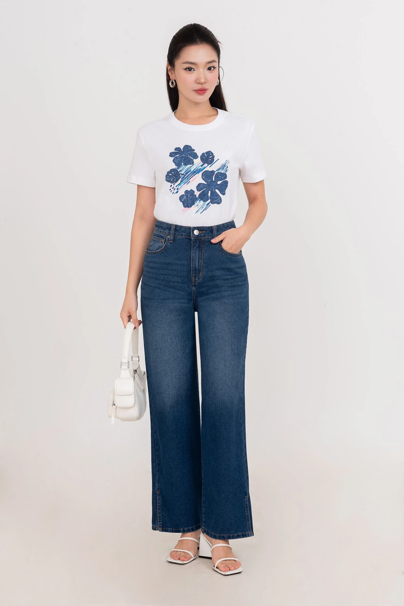 Floral Printed Tee – Áo thun họa tiết