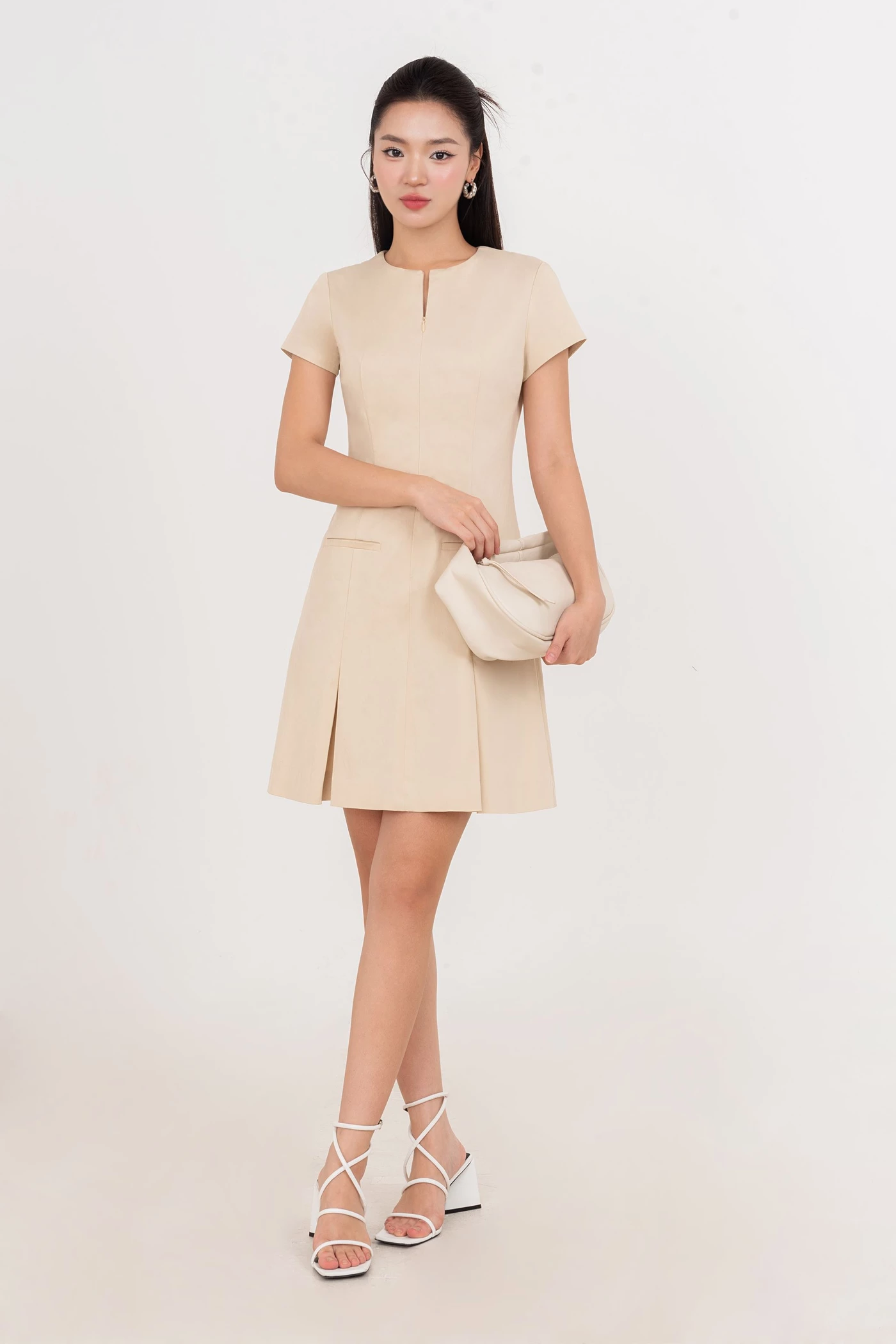 Đầm Khaki cổ kiểu