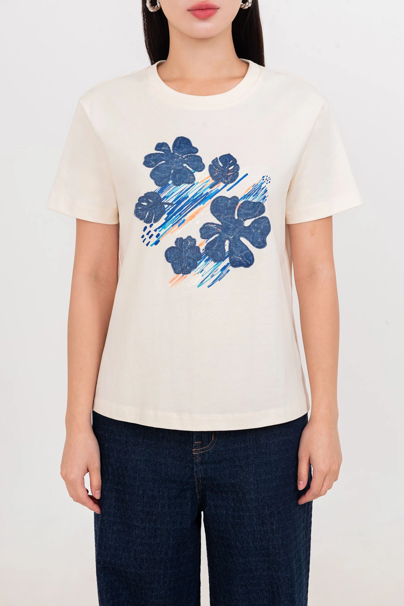 Floral Printed Tee – Áo thun họa tiết