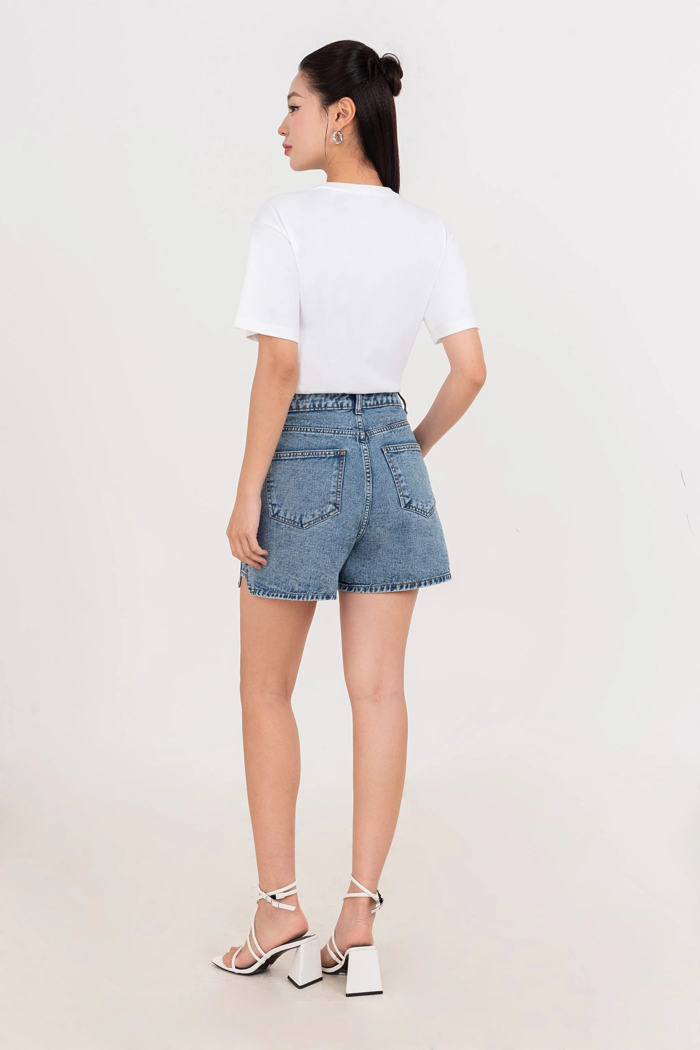 High Waisted Shorts - Quần shorts demin