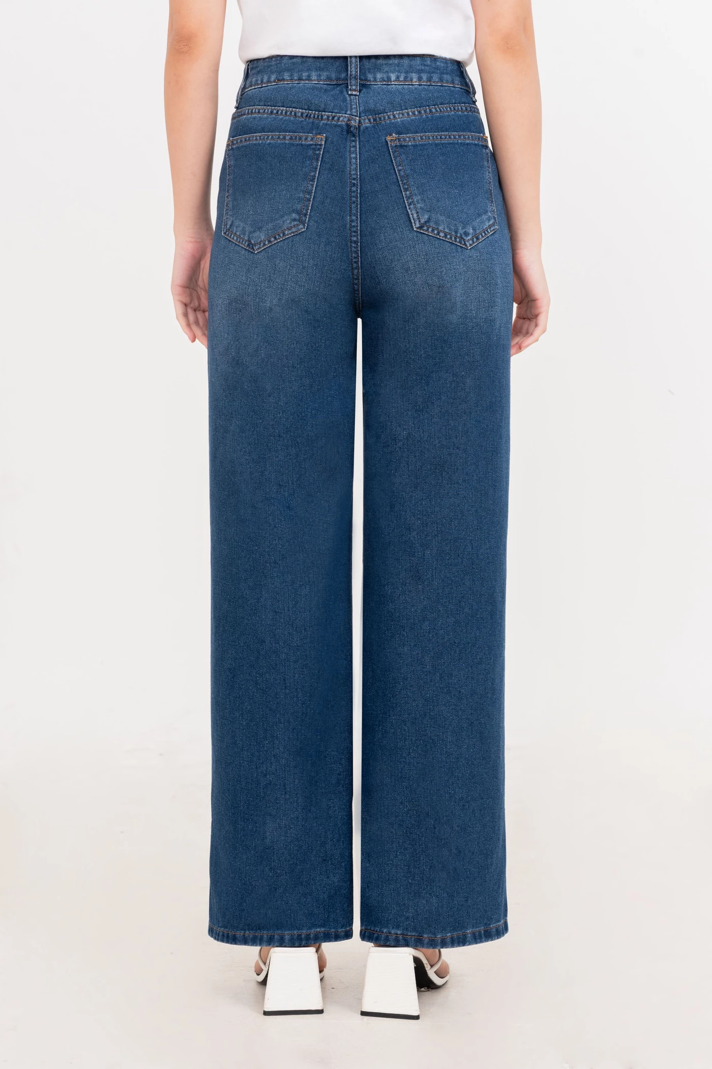 Moves Jeans - Quần Denim ống suông