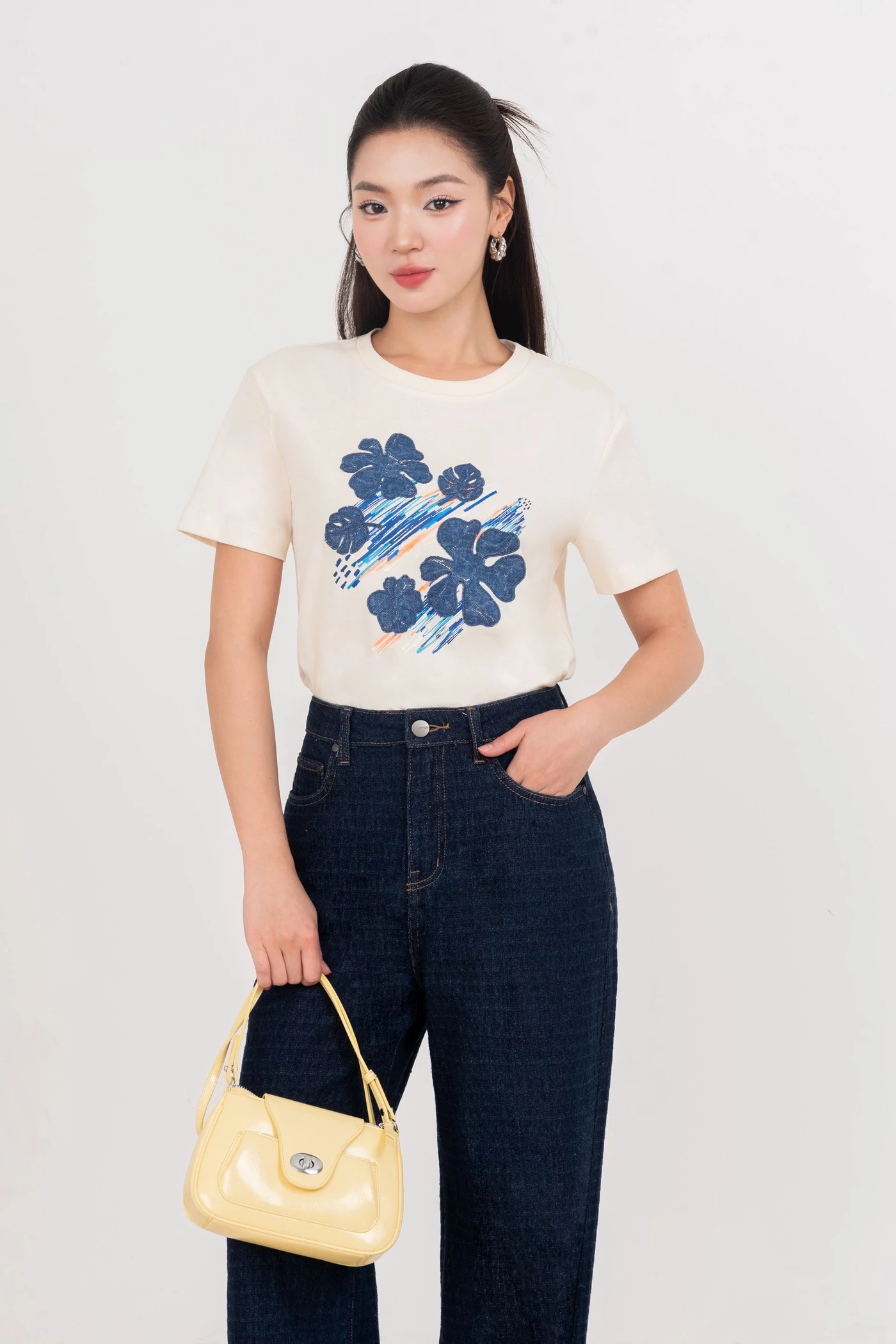 Floral Printed Tee – Áo thun họa tiết