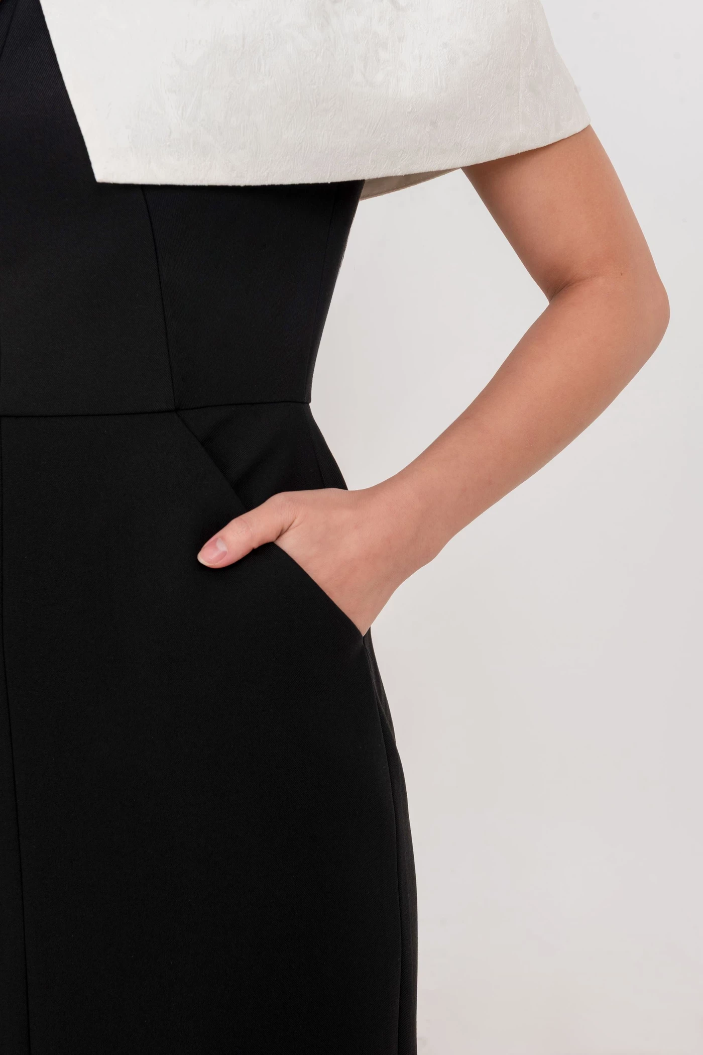 Urban Icon Dress - Đầm ôm Tuytsi