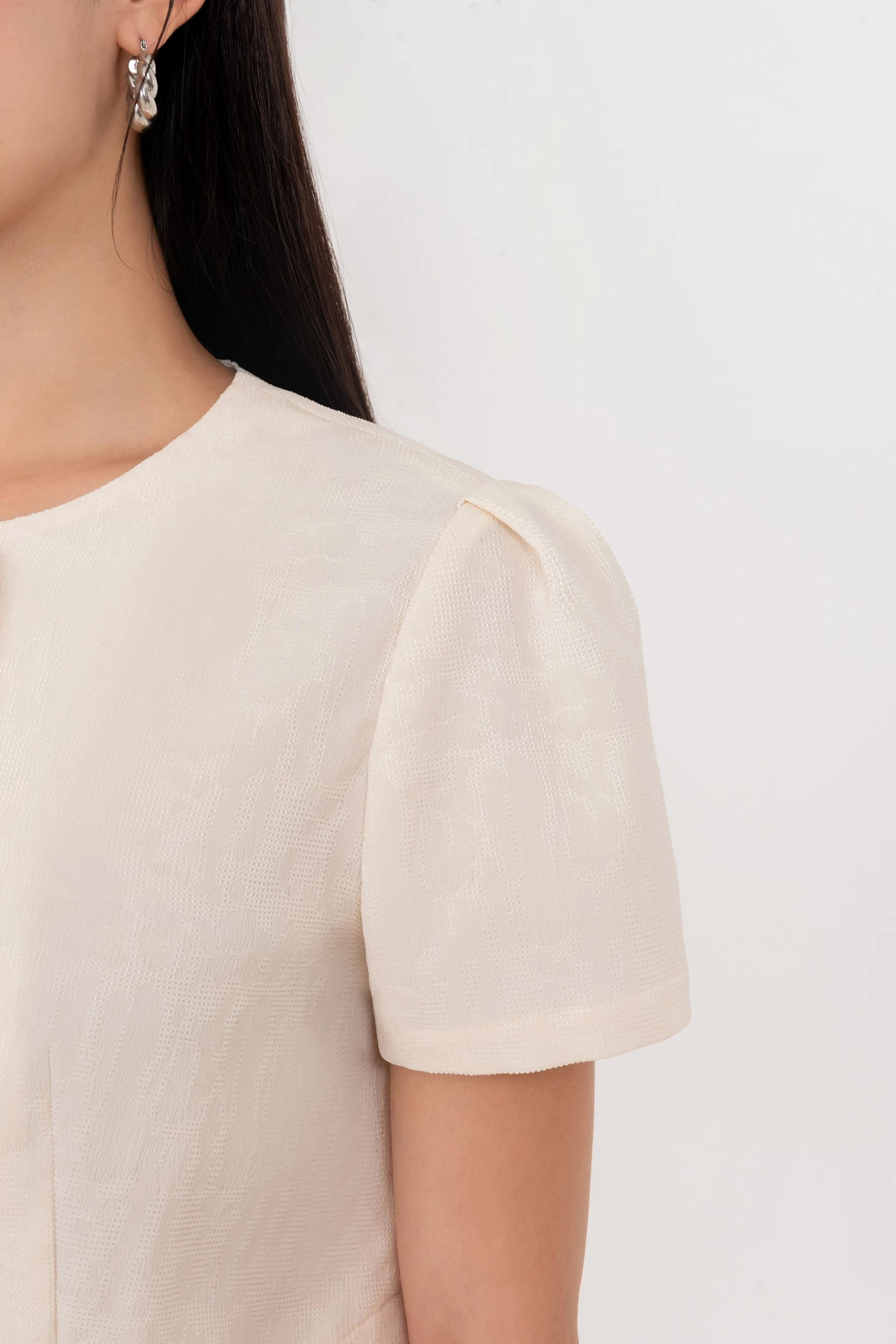 Urban Poise Top – Áo croptop Tuytsi