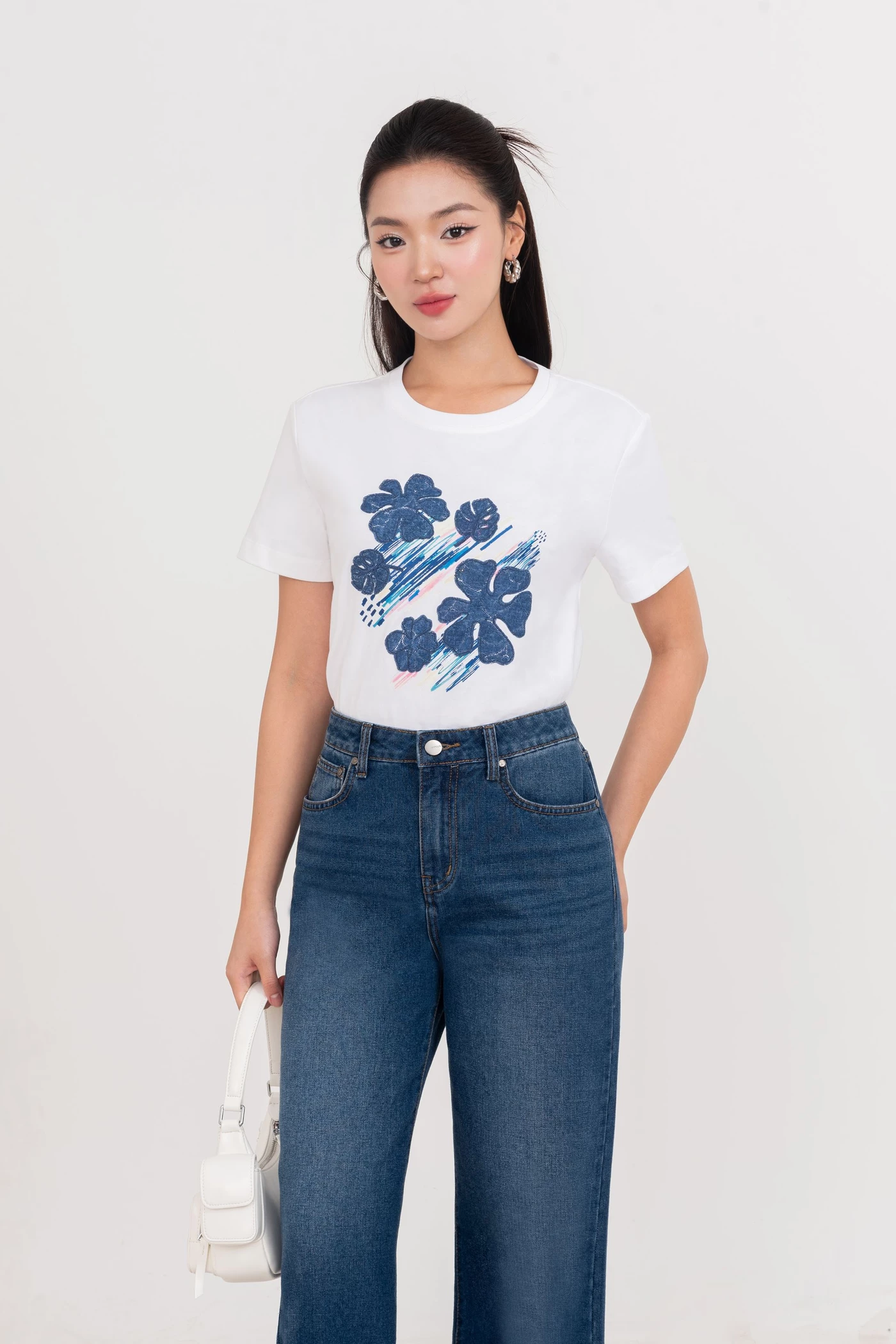 Floral Printed Tee – Áo thun họa tiết