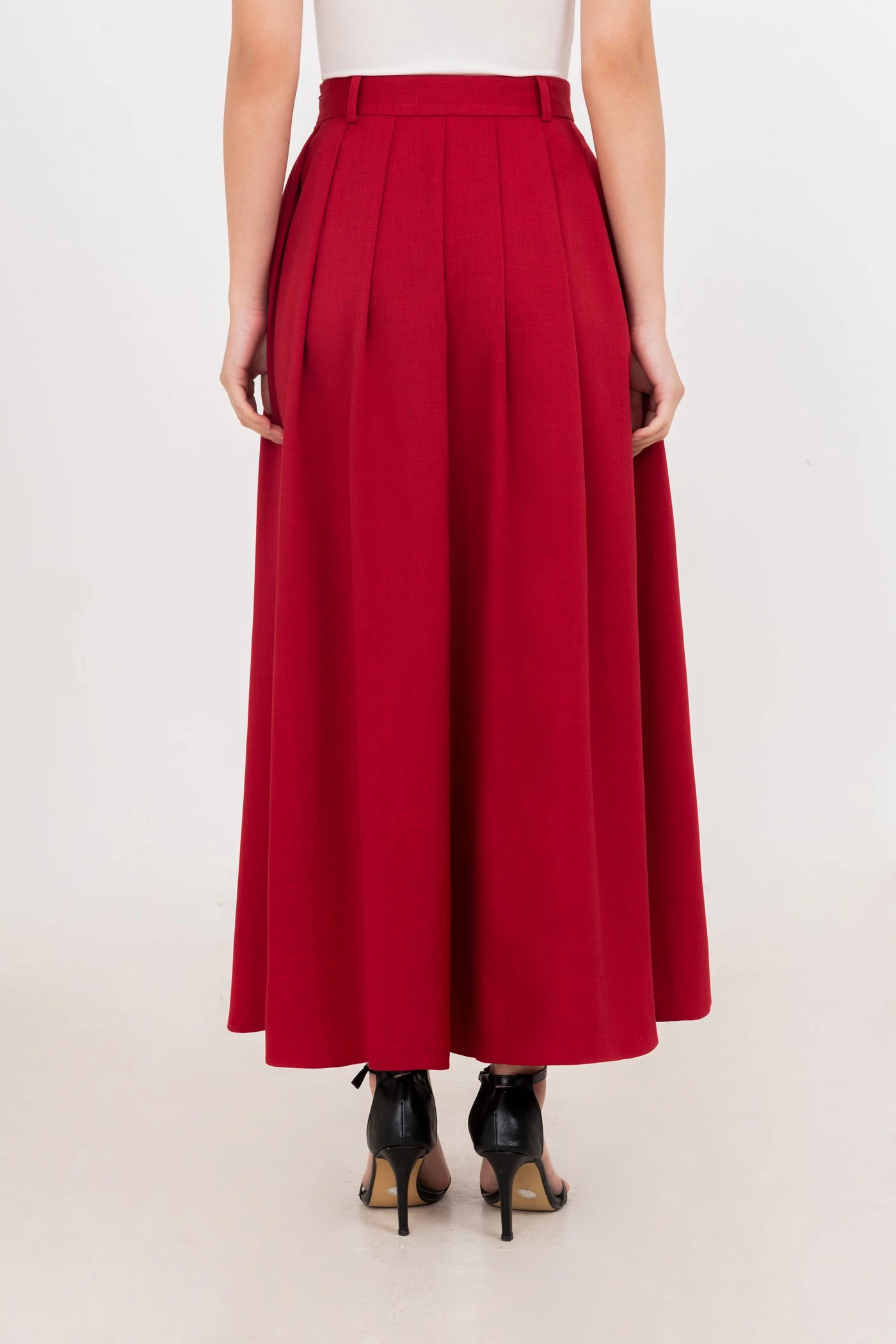 Pleated Flowy Skirt - Chân váy Tuytsi