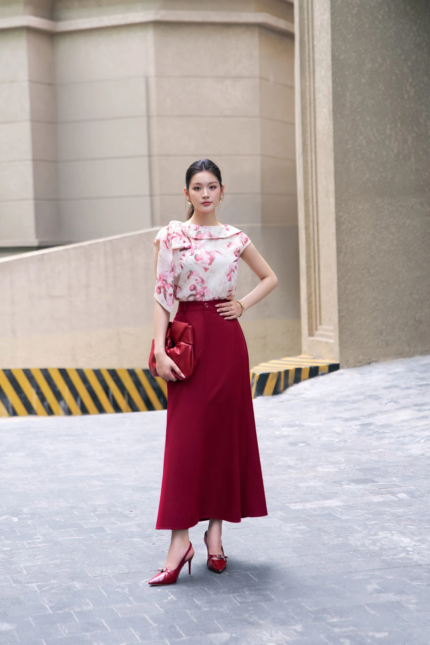 Burgundy Red Skirt - Chân váy A Tuytsi