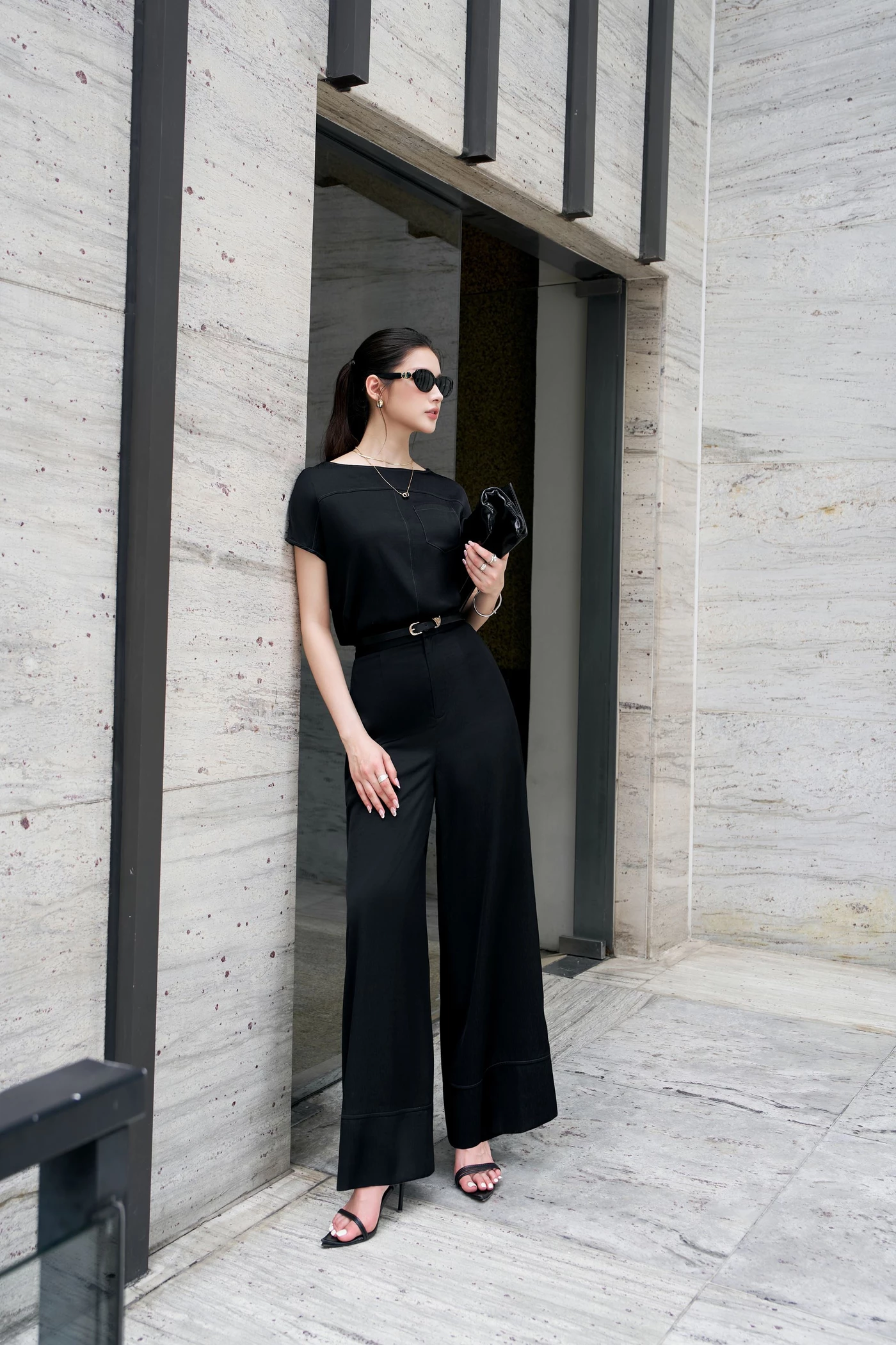 Minimalist Black Blouse - Áo sơ mi lụa