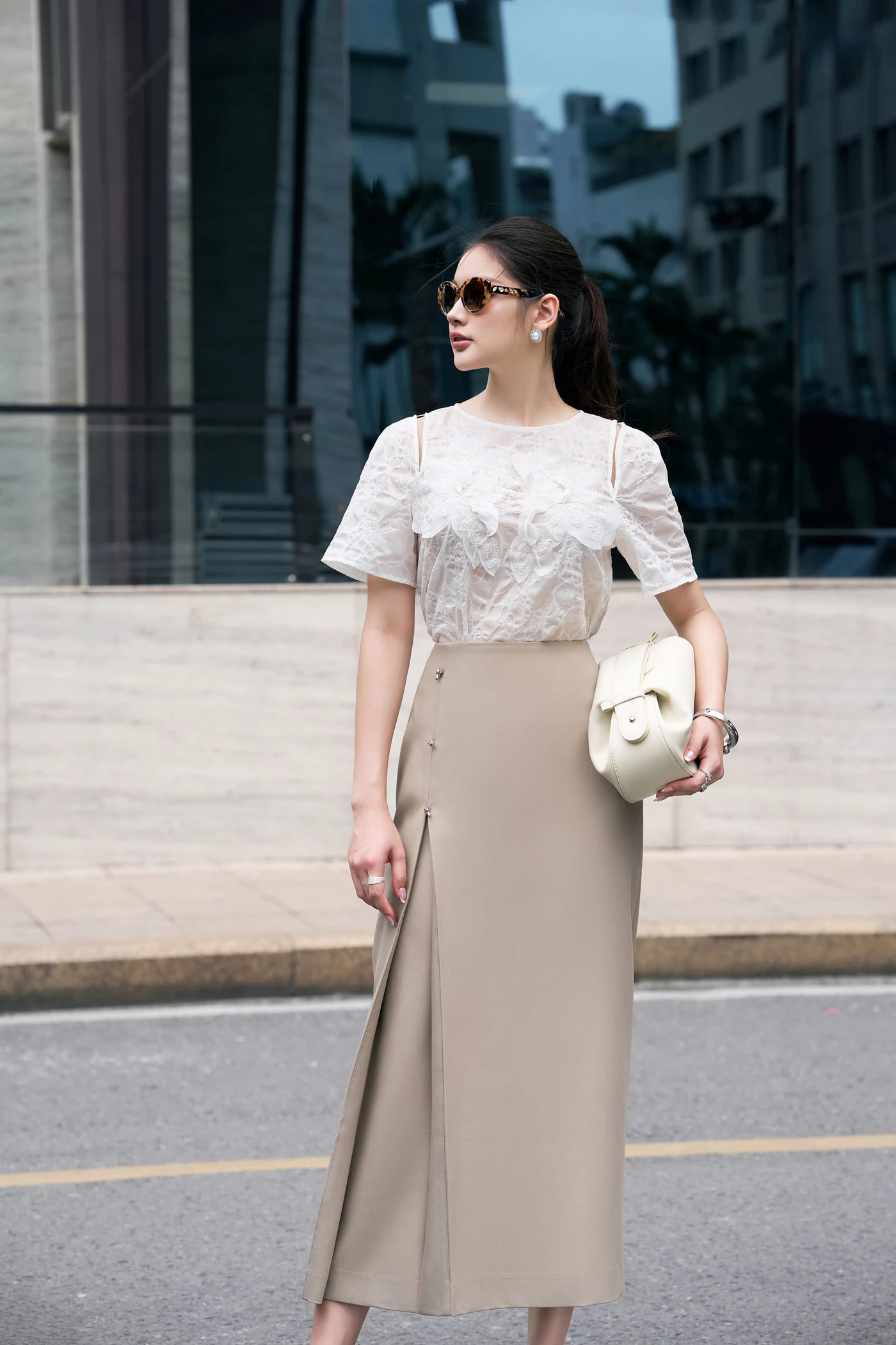 Ivory Bloom Lace Top - Áo ren kiểu