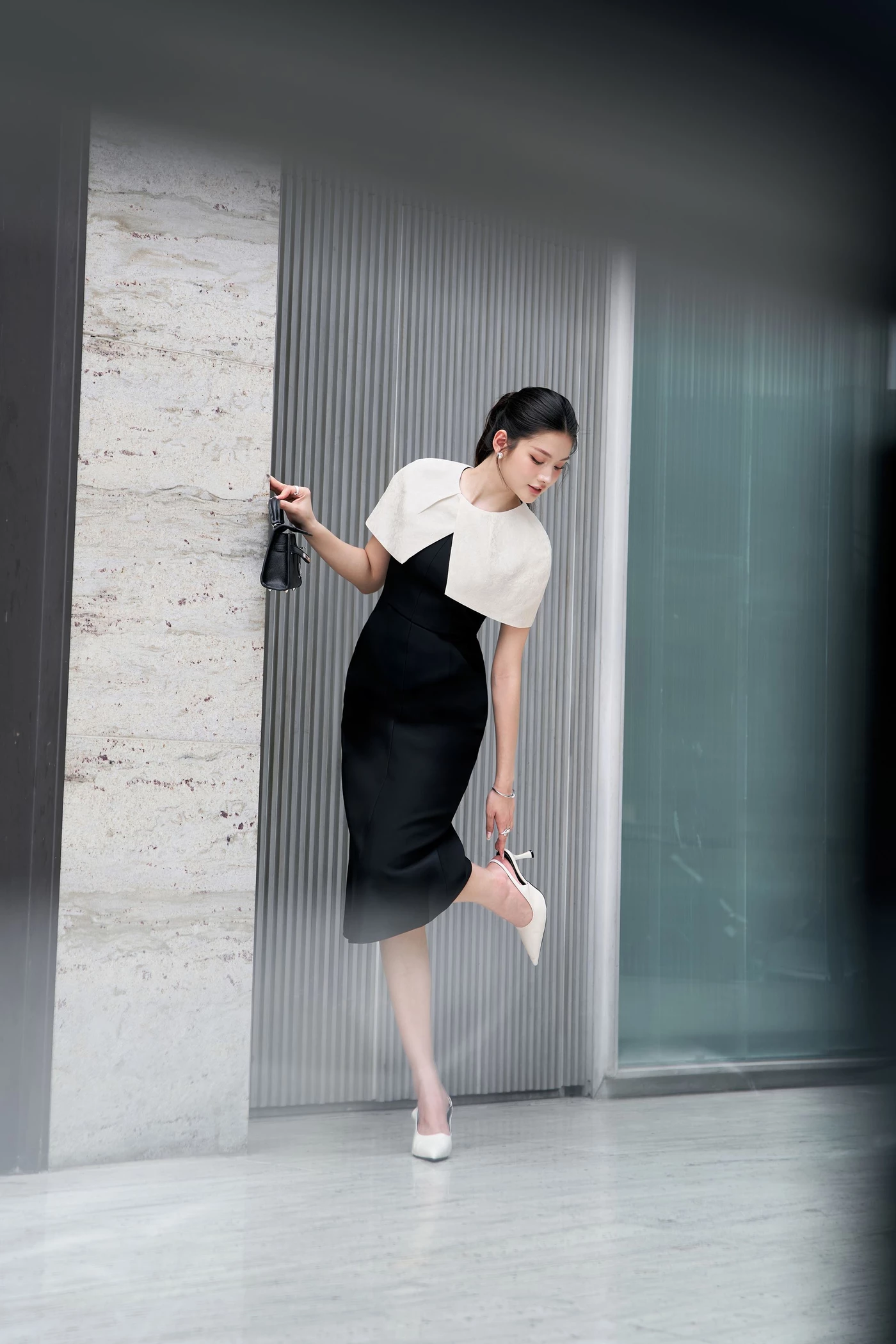 Urban Icon Dress - Đầm ôm Tuytsi