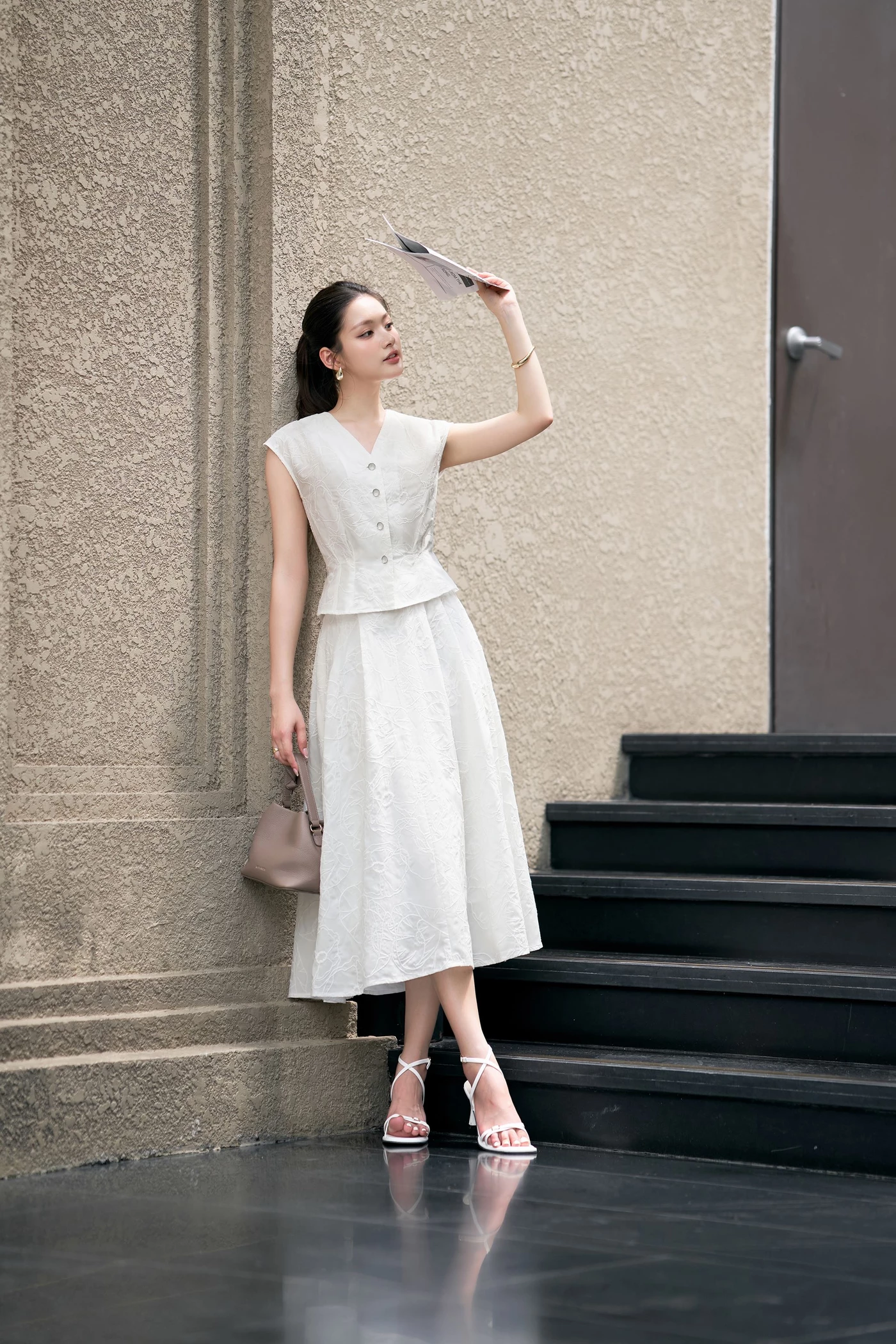 Urban Bloom Skirt – Chân váy xòe hoa nổi