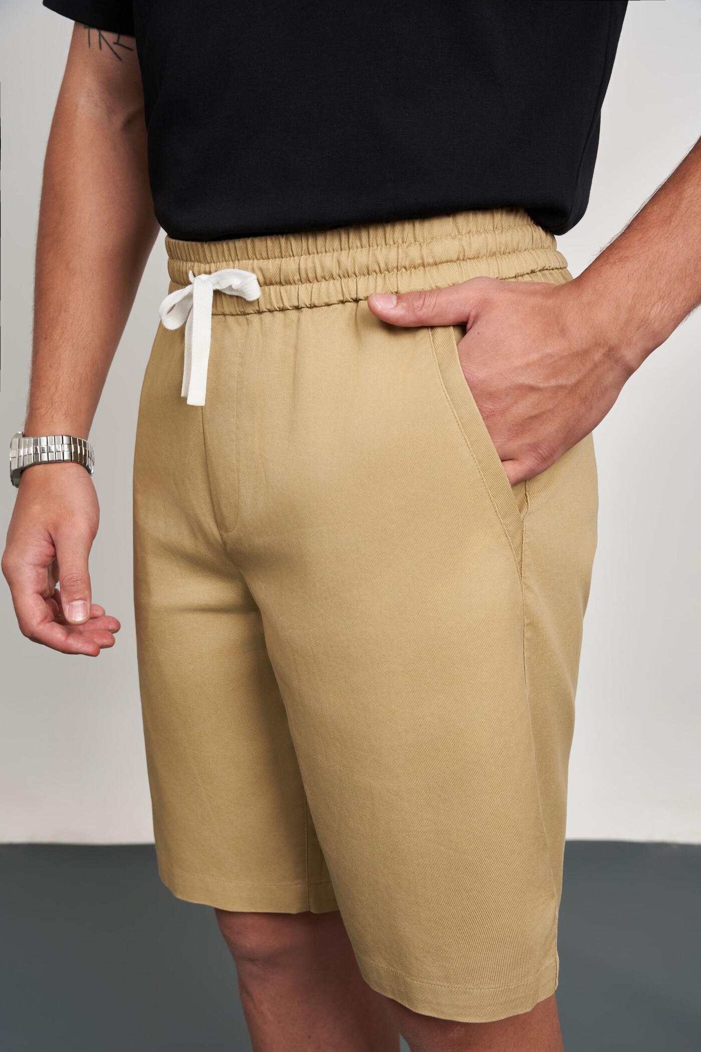 Quần shorts Regular ngang gối