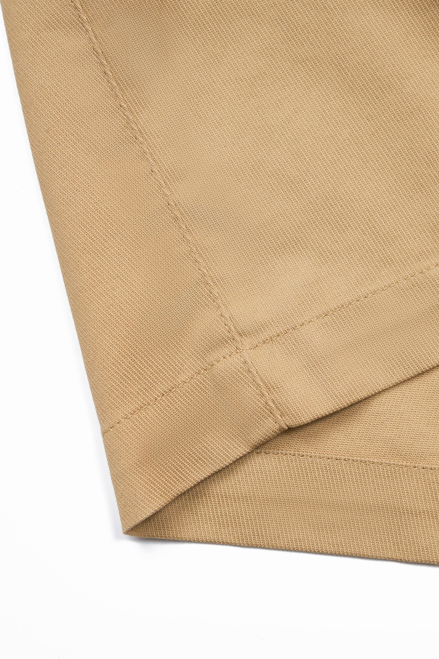 Quần shorts Regular ngang gối