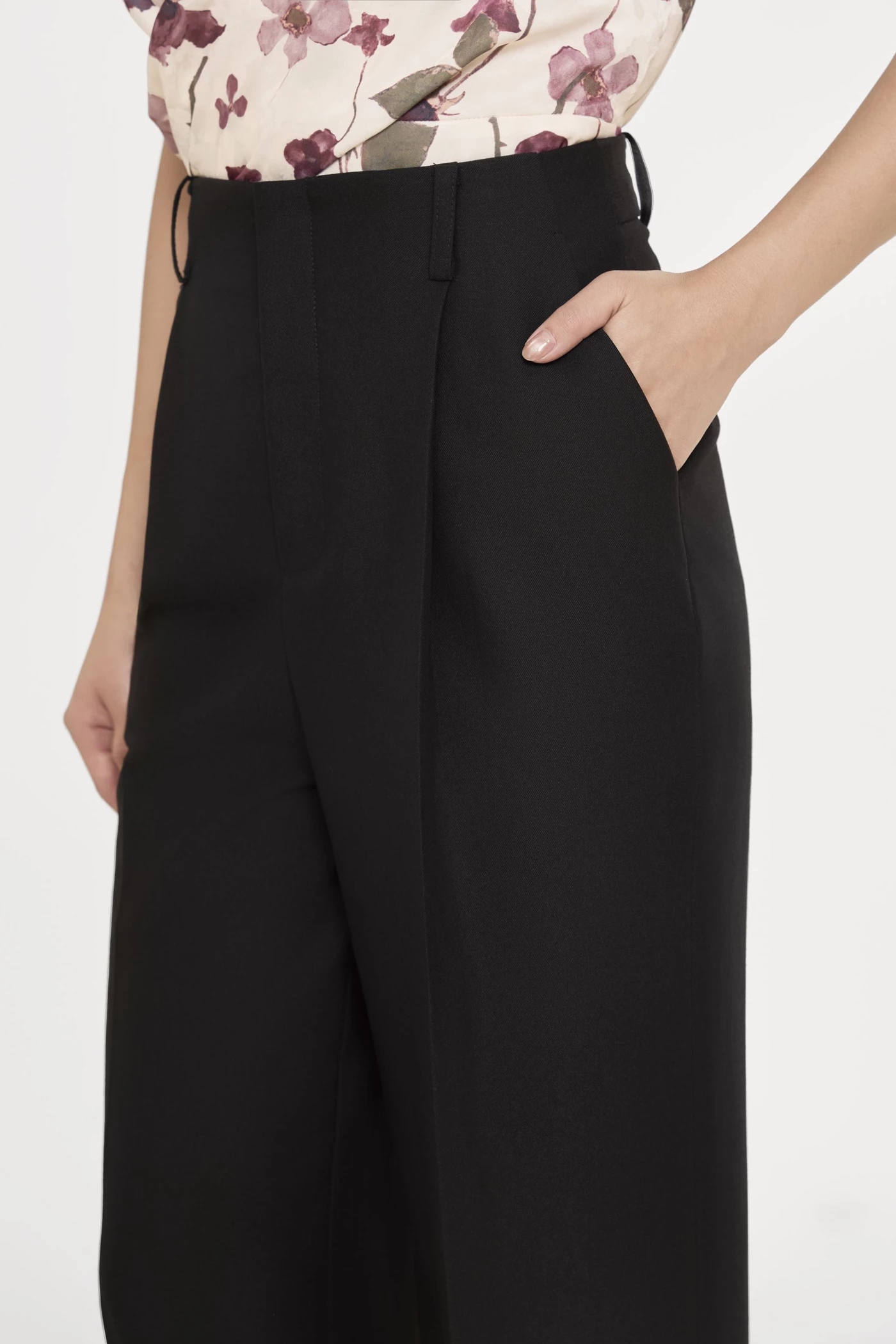 Pearly Black Pants – Quần Tuytsi suông đứng