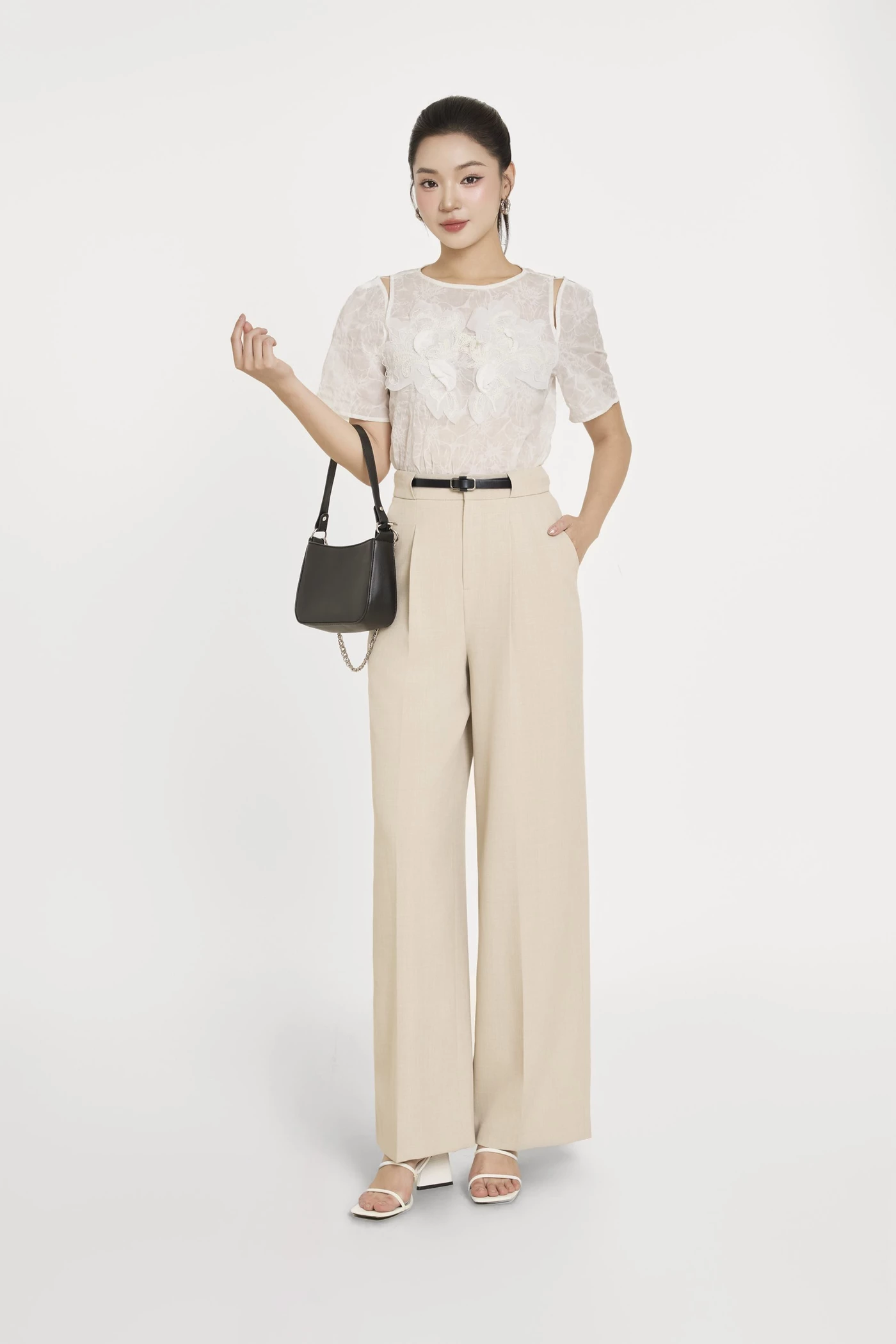 Ivory Bloom Lace Top - Áo ren kiểu