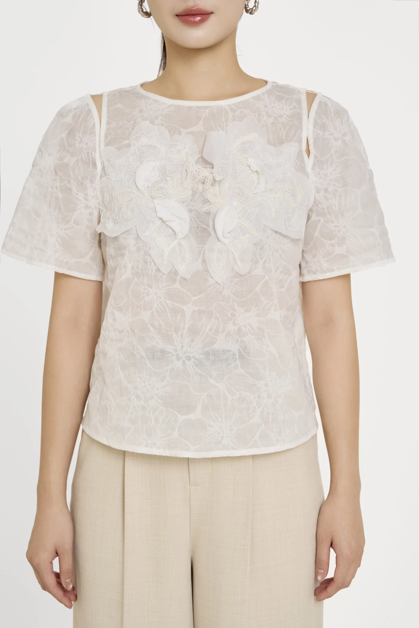 Ivory Bloom Lace Top - Áo ren kiểu