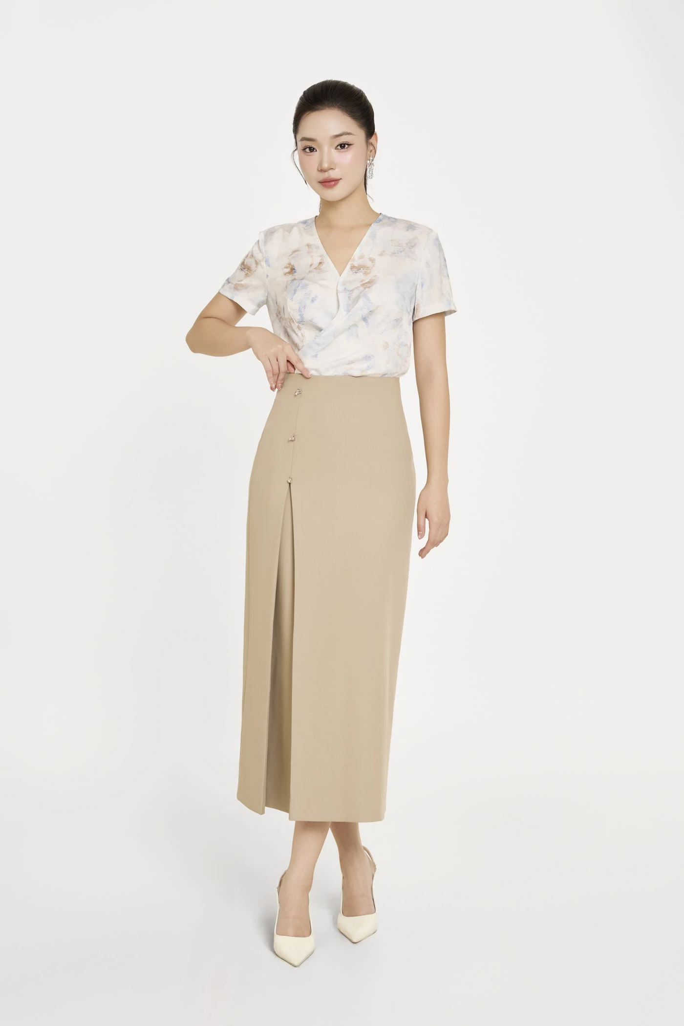 Floral V Neck Blouse - Áo sơ mi họa tiết