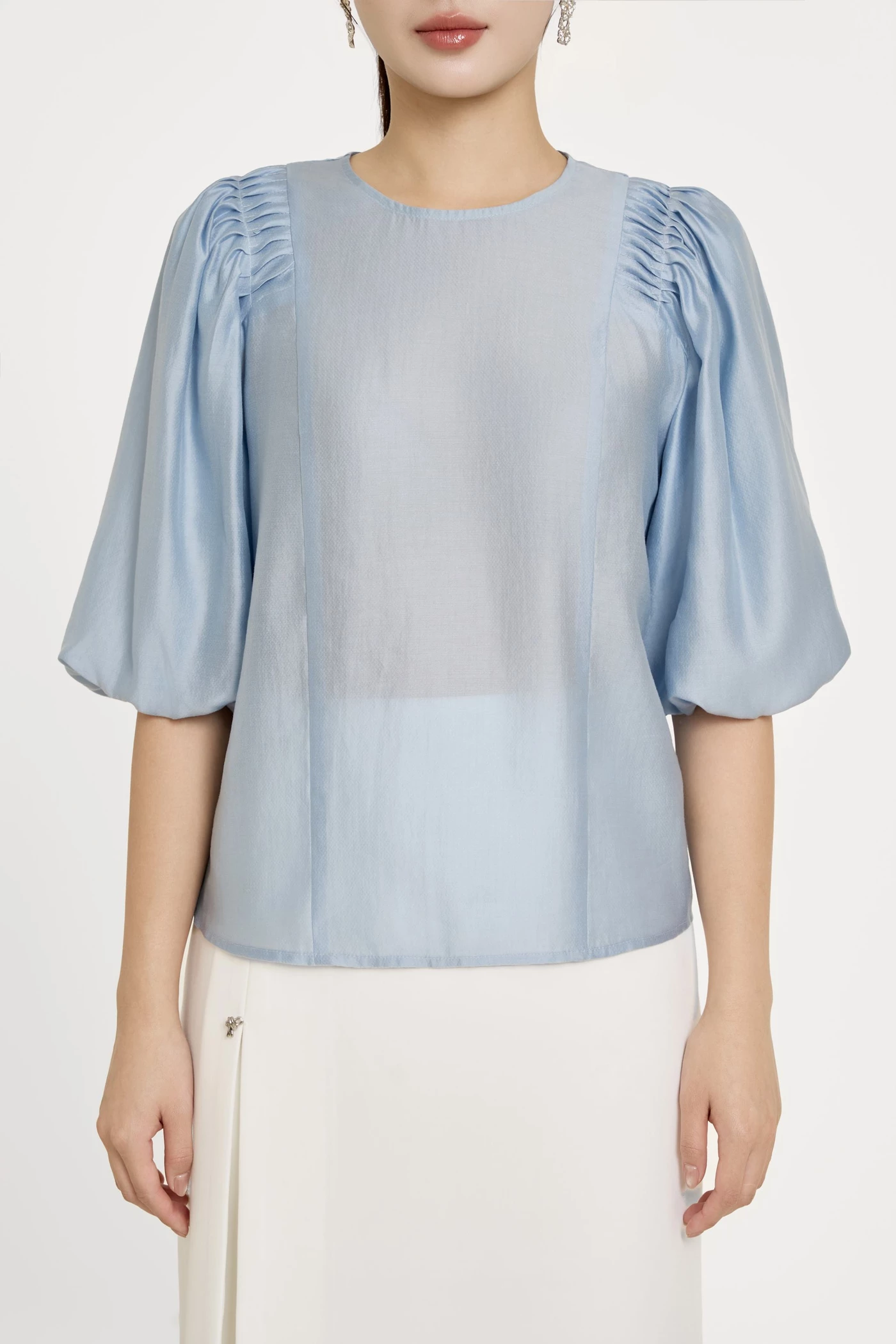 Elegant Silk Blouse - Áo sơ mi tay lỡ