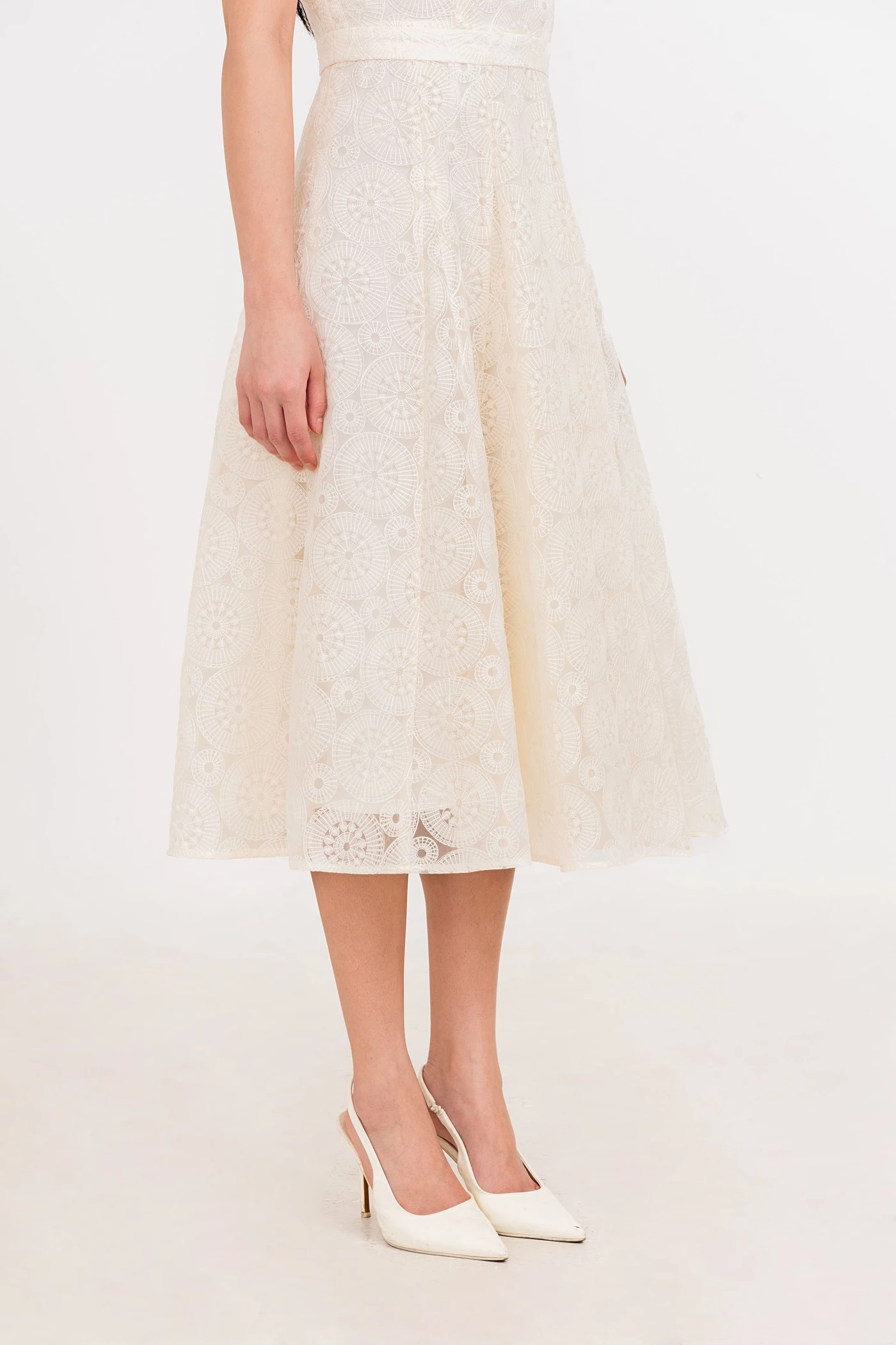 Ivory Lace Dress - Đầm ren đính hoa