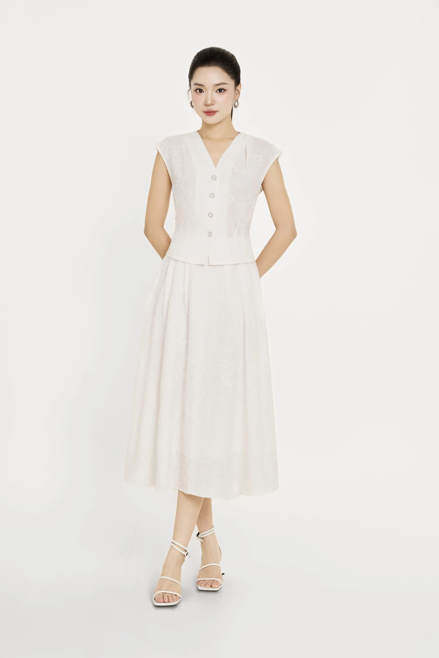 Urban Grace Blouse – Áo ôm cổ V