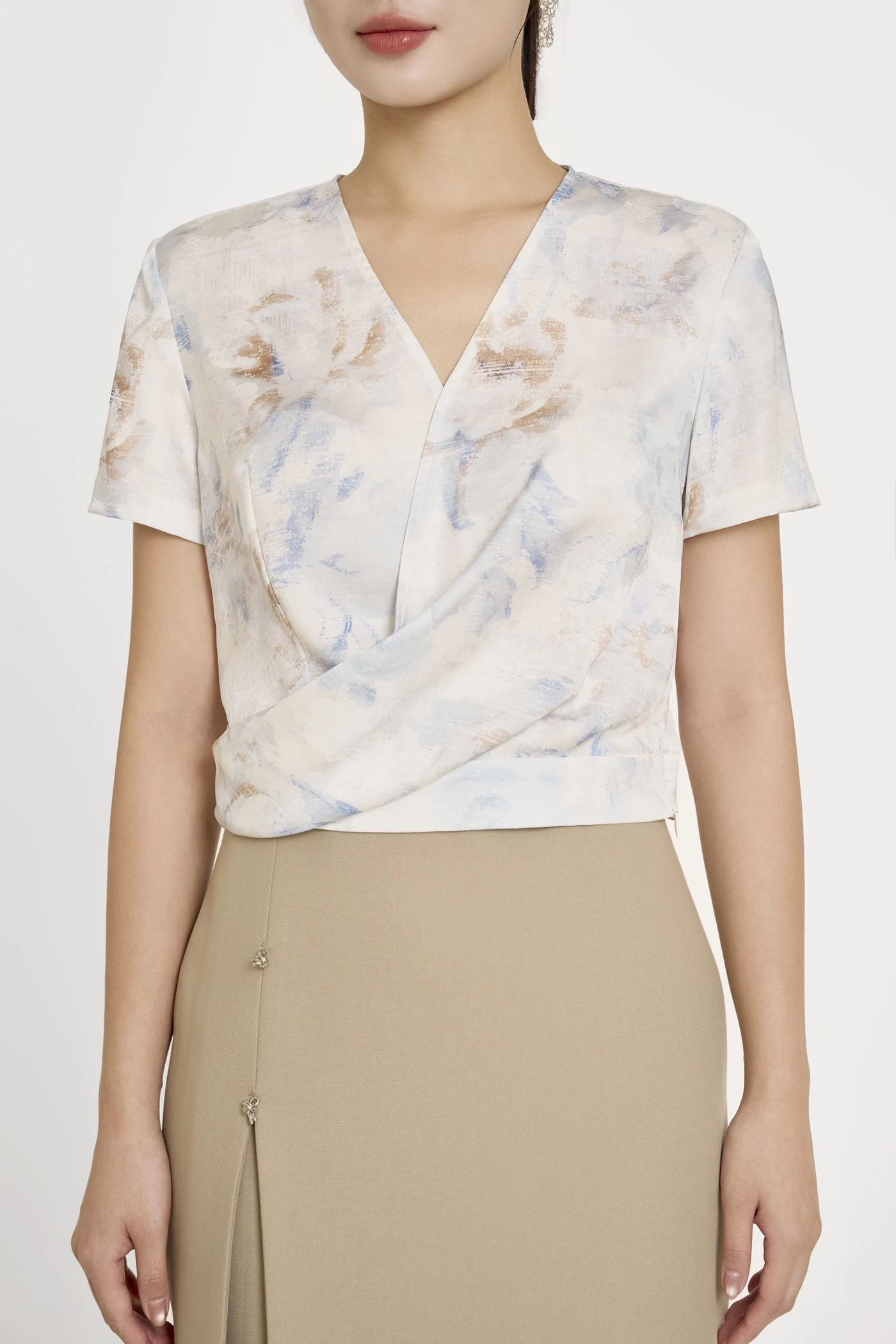 Floral V Neck Blouse - Áo sơ mi họa tiết