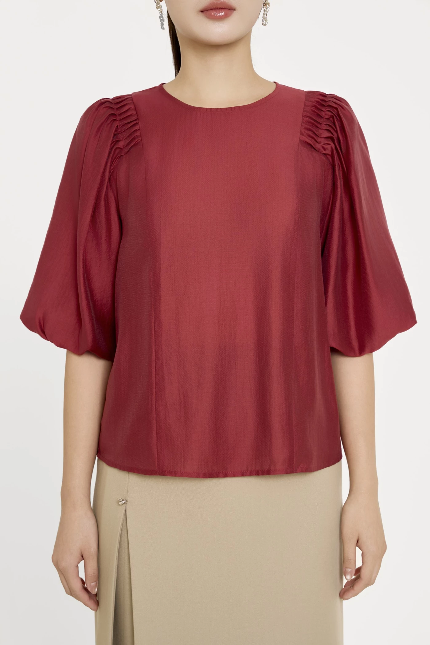 Elegant Silk Blouse - Áo sơ mi tay lỡ