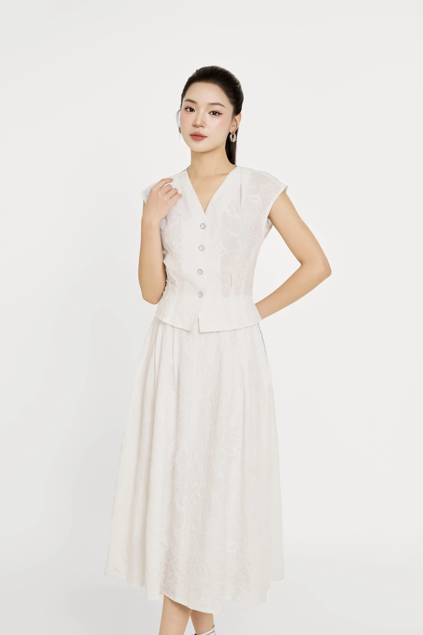 Urban Grace Blouse – Áo ôm cổ V