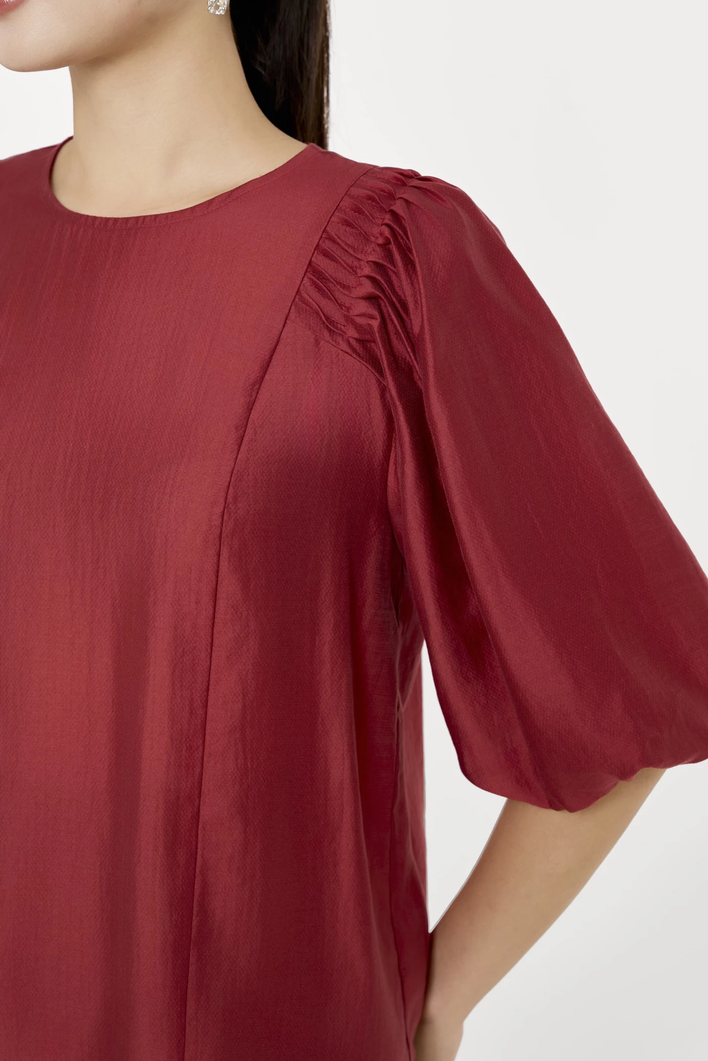 Elegant Silk Blouse - Áo sơ mi tay lỡ