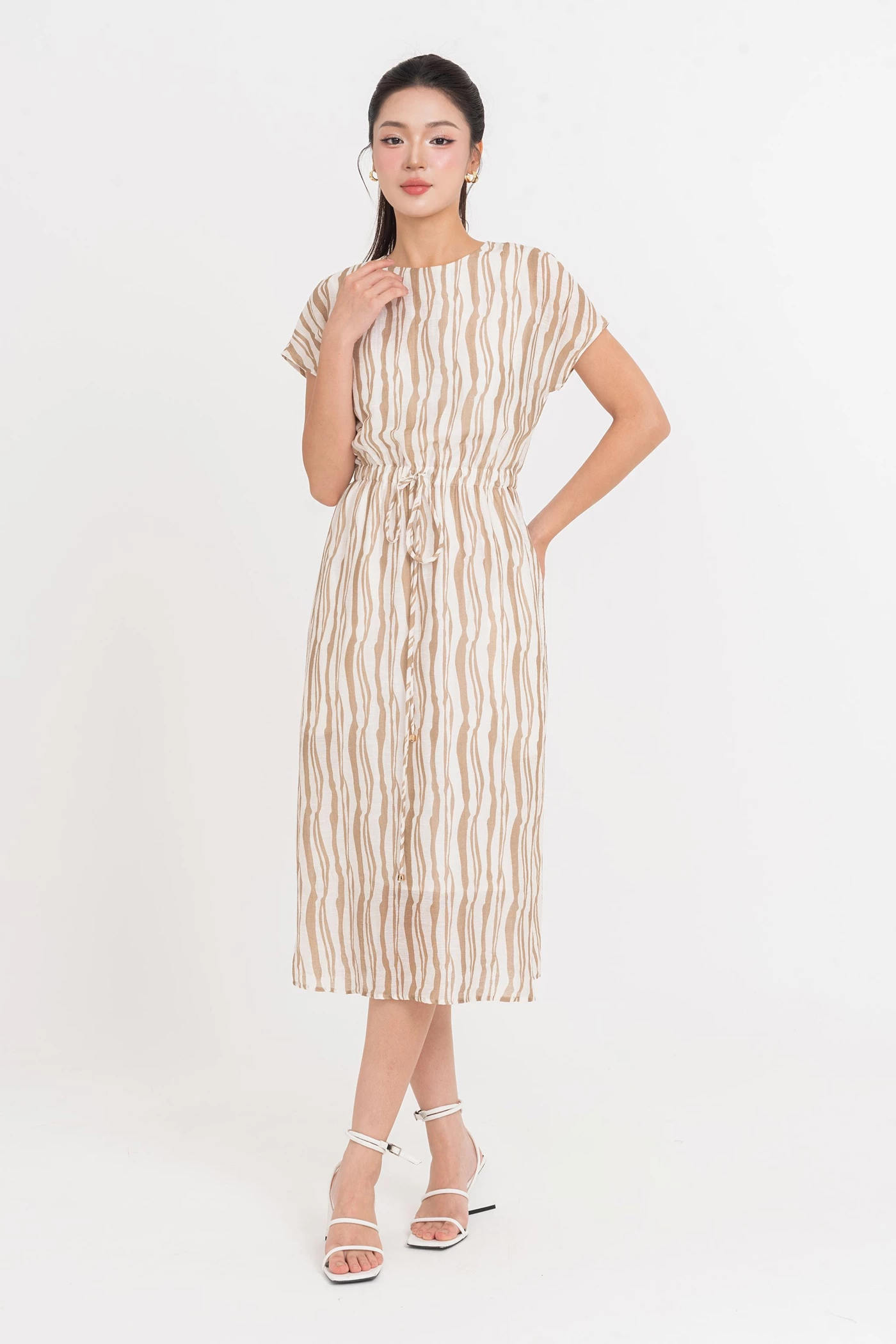Pretty Flow Dress - Đầm lụa tay hến